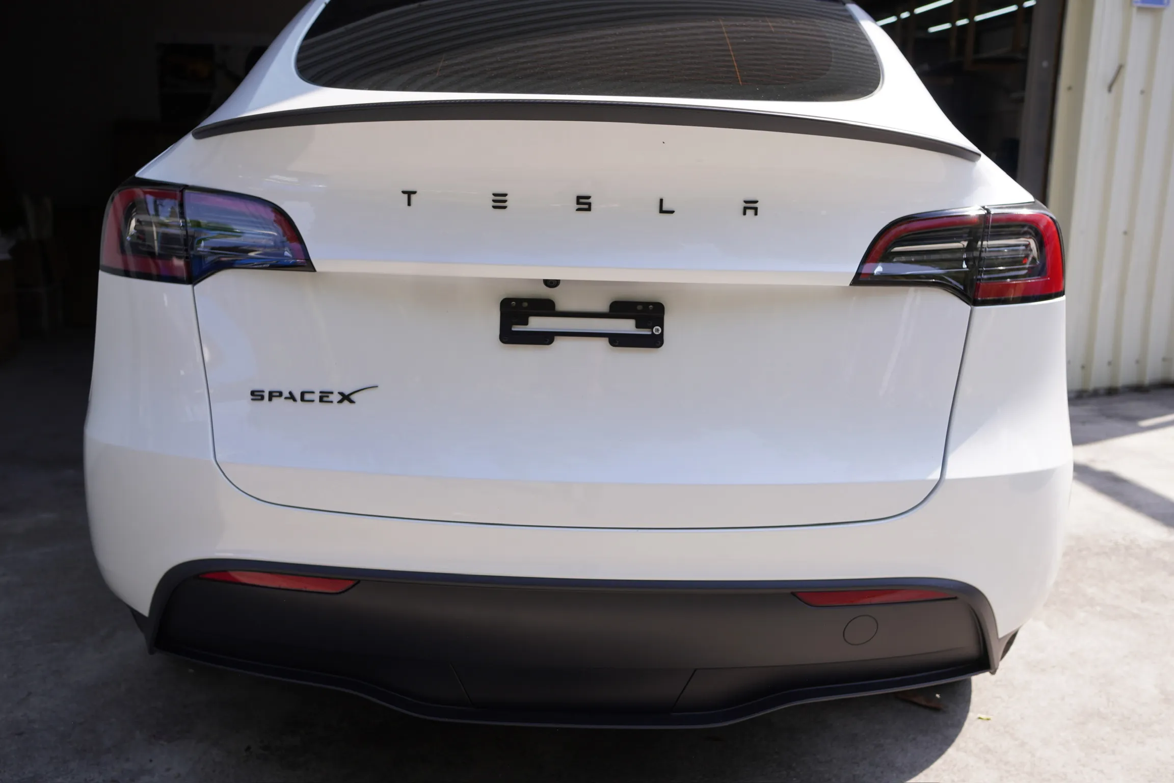 真碳纖維尾翼（ModelY~2024)