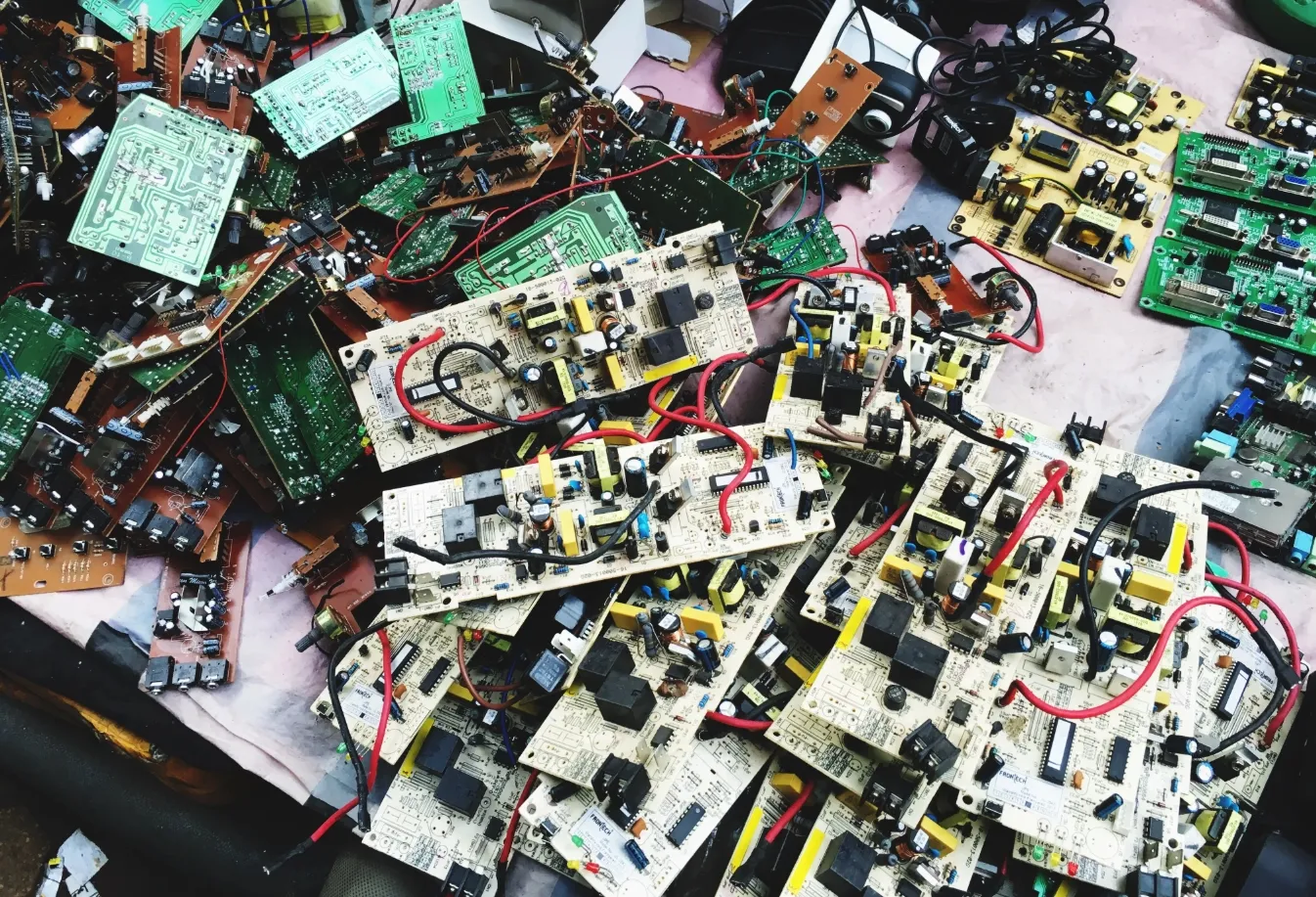 這台舊電腦主機還有人收嗎？