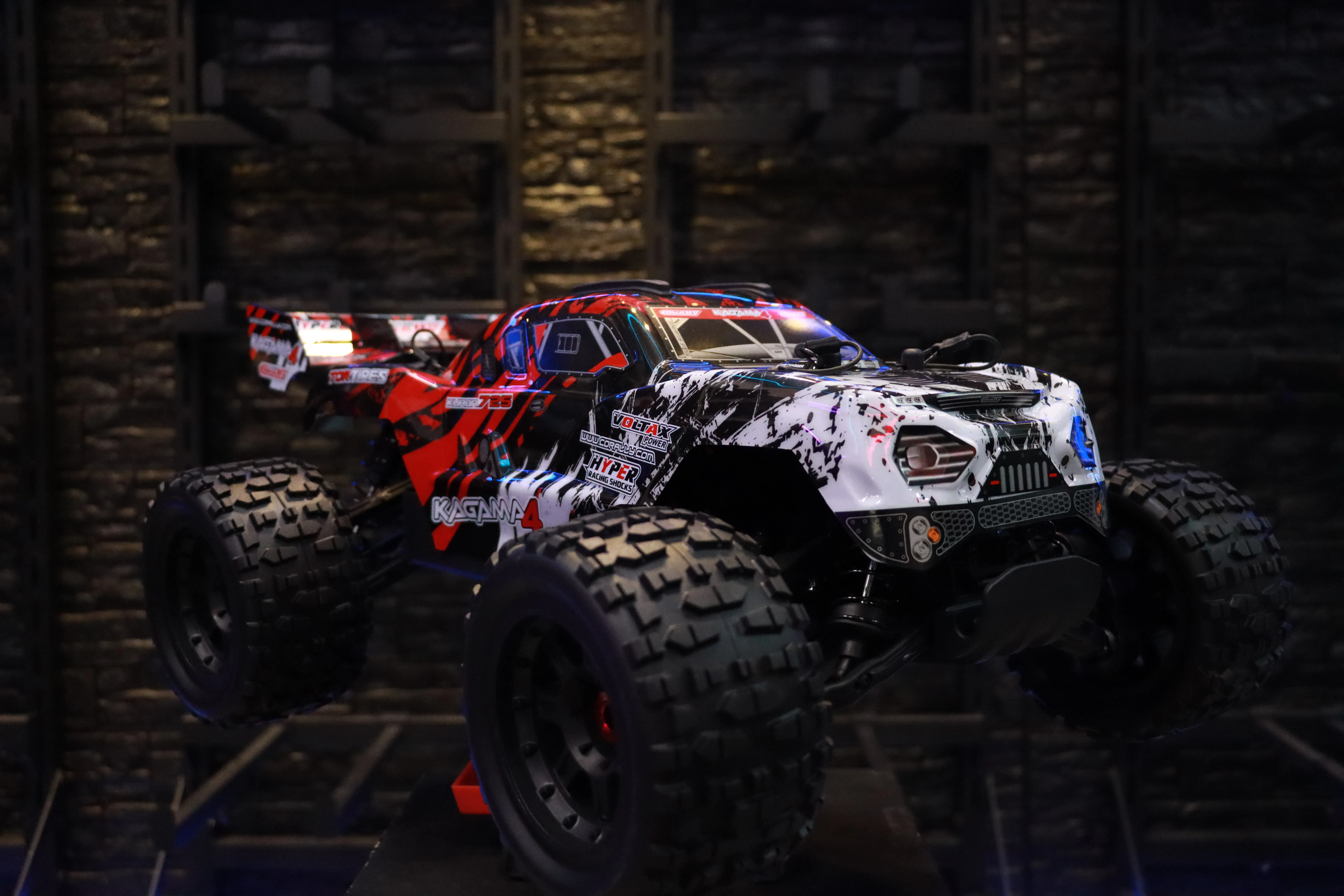 《 1/9 無刷大腳 KAGAMA 4 4S 》｜Team Corally遙控車｜