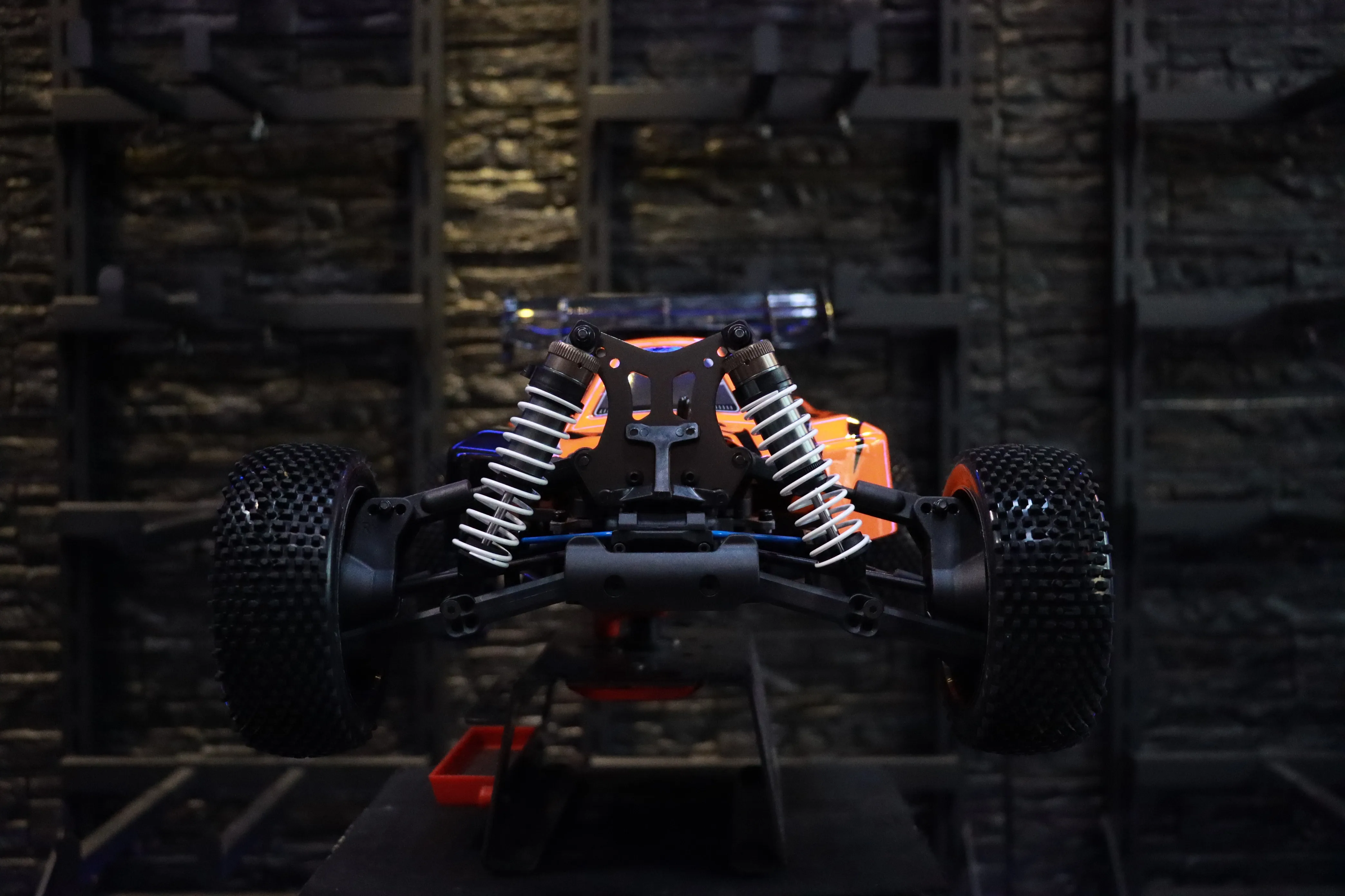 《 1/8 B8ER 4S 無刷越野車 》｜Team Magic系列 遙控車｜