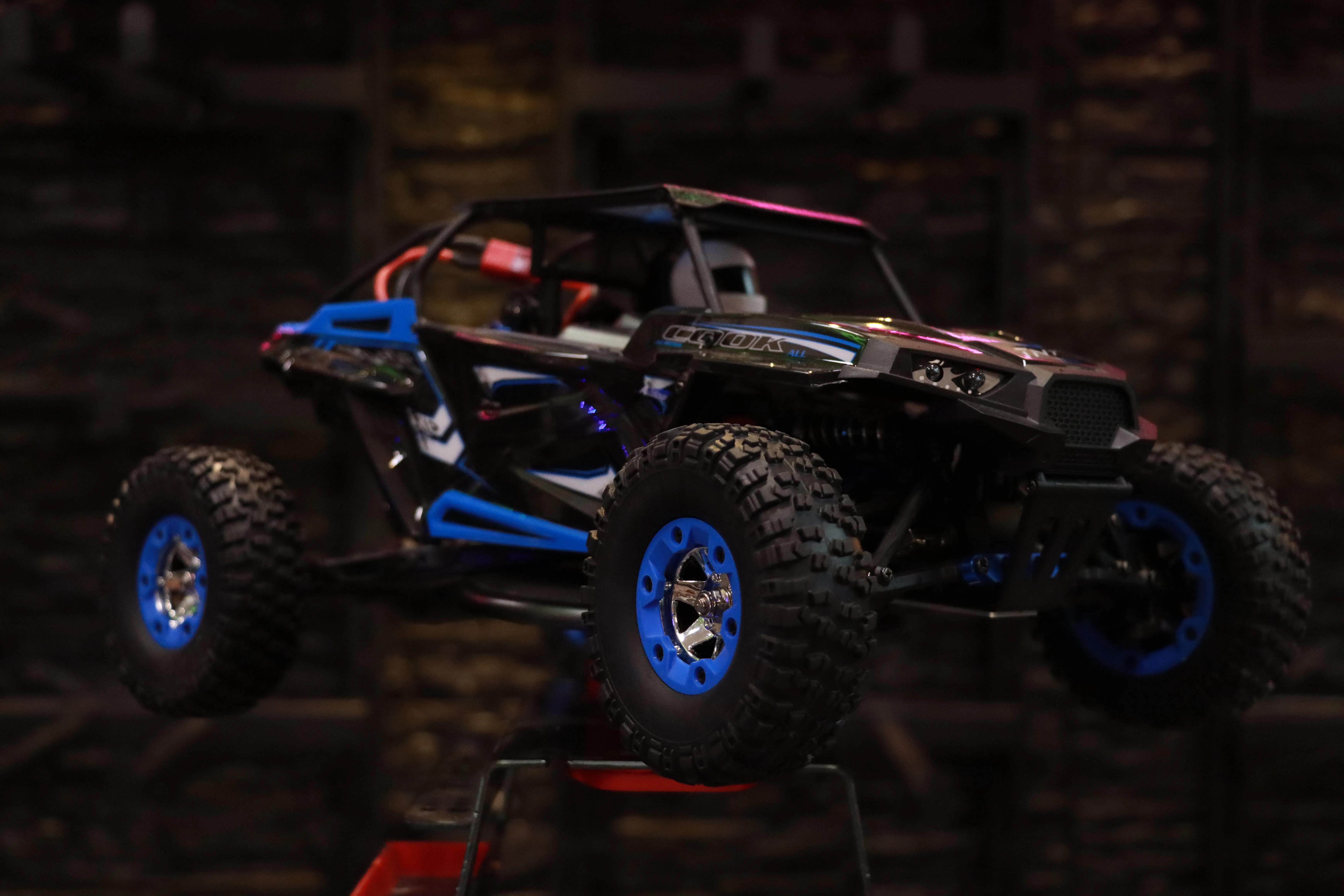 《 1/12 碳刷高速攀爬車 》｜WLtoys系列 遙控車｜