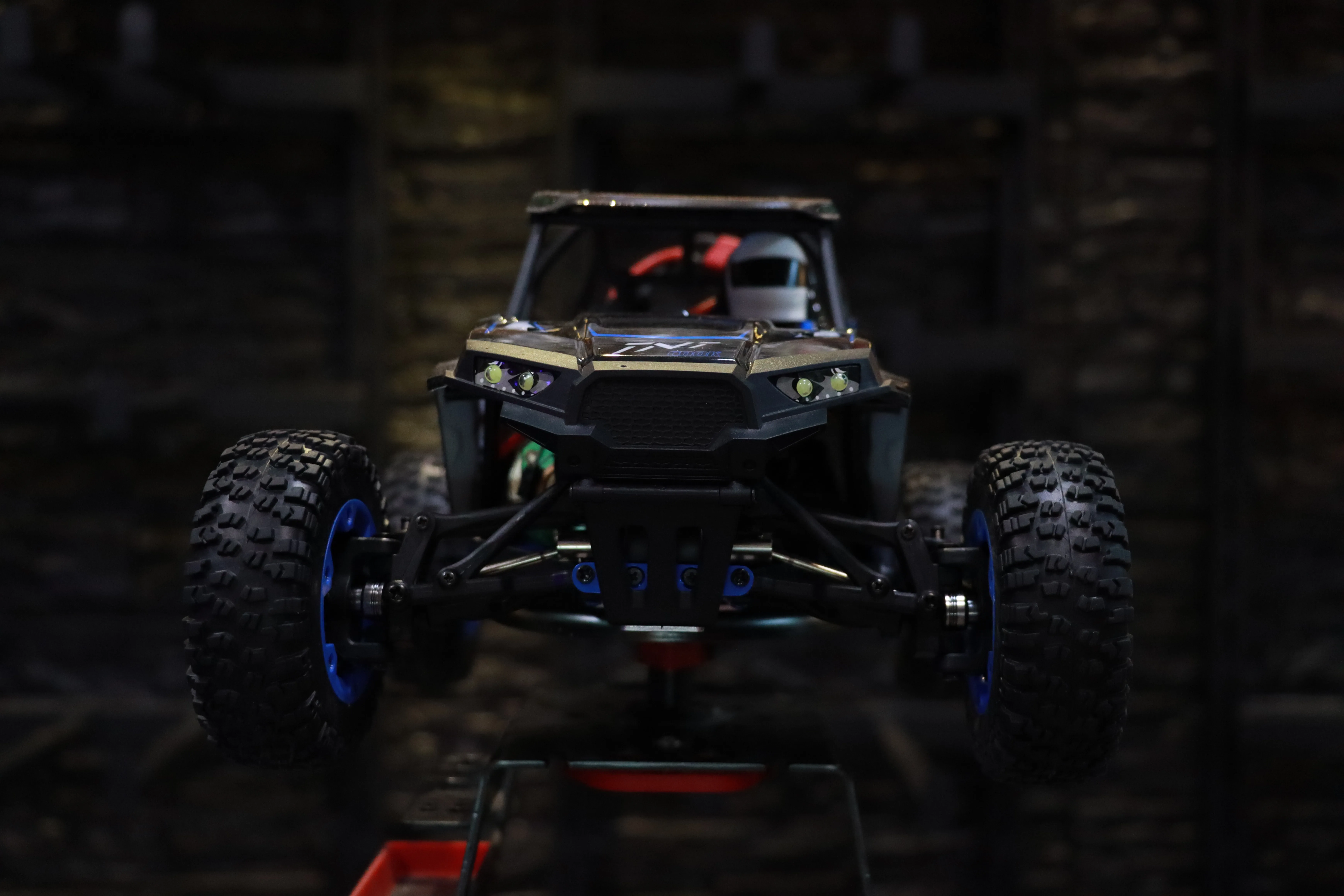 《 1/12 碳刷高速攀爬車 》｜WLtoys系列 遙控車｜