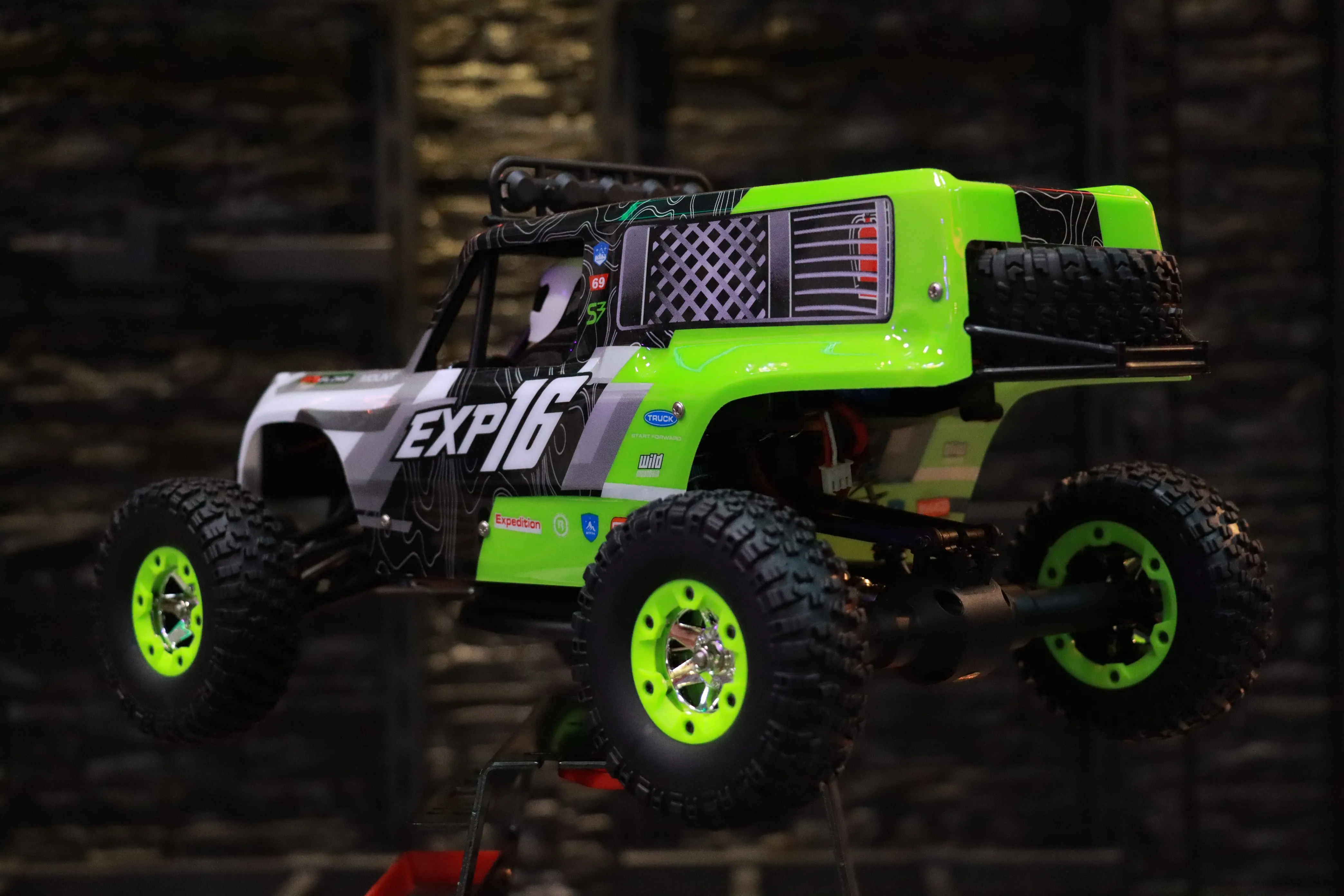 《 1/12 碳刷高速攀爬車 》｜WLtoys系列 遙控車｜