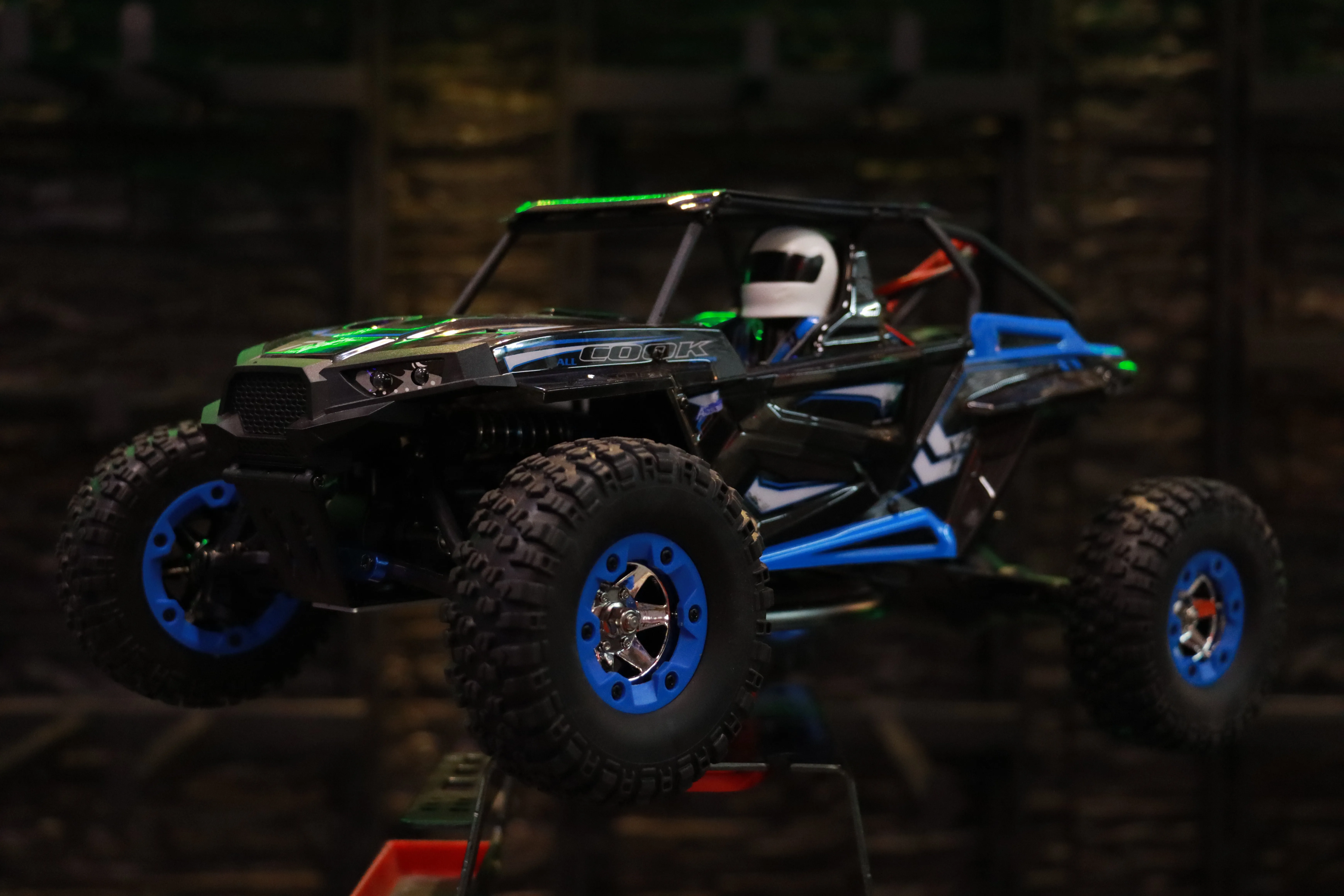 《 1/12 碳刷高速攀爬車 》｜WLtoys系列 遙控車｜