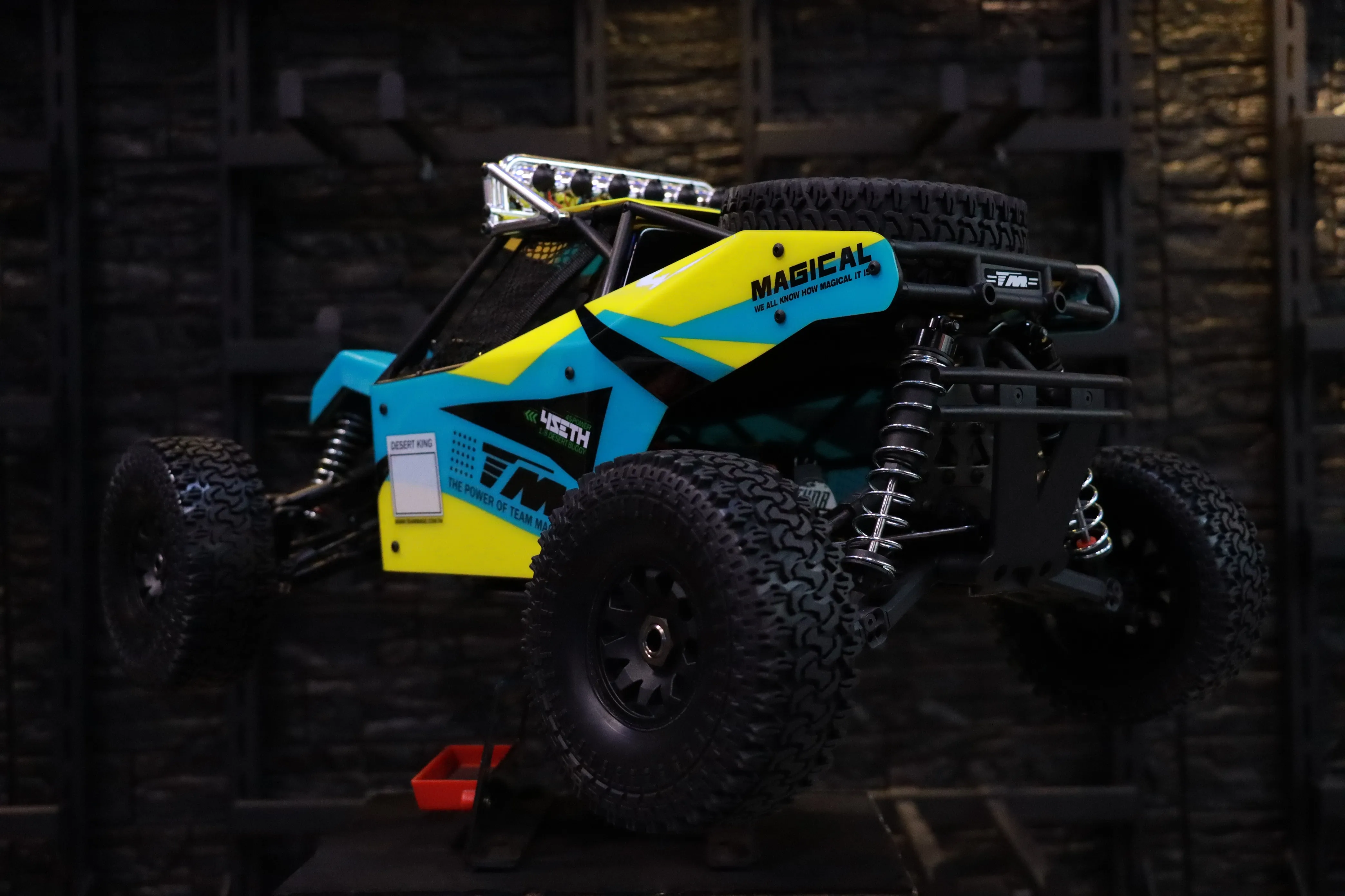 《 1/8 4SETH 4S 無刷沙漠卡 》｜Team Magic系列 遙控車｜