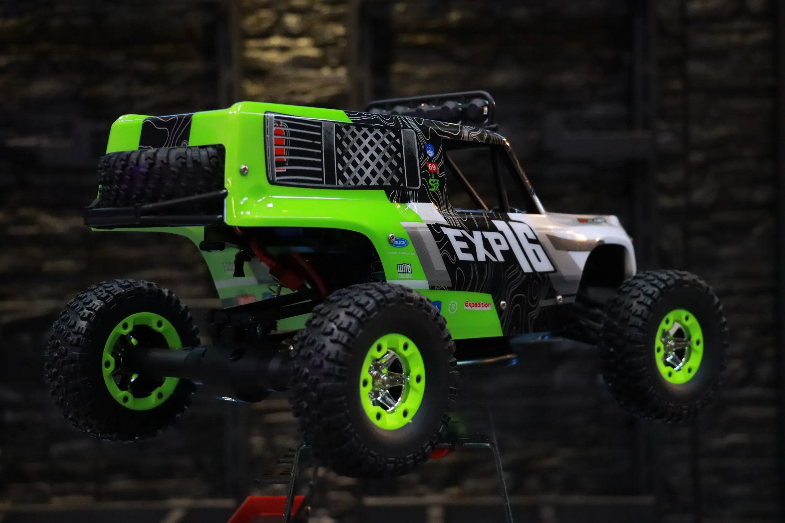 《 1/12 碳刷高速攀爬車 》｜WLtoys系列 遙控車｜