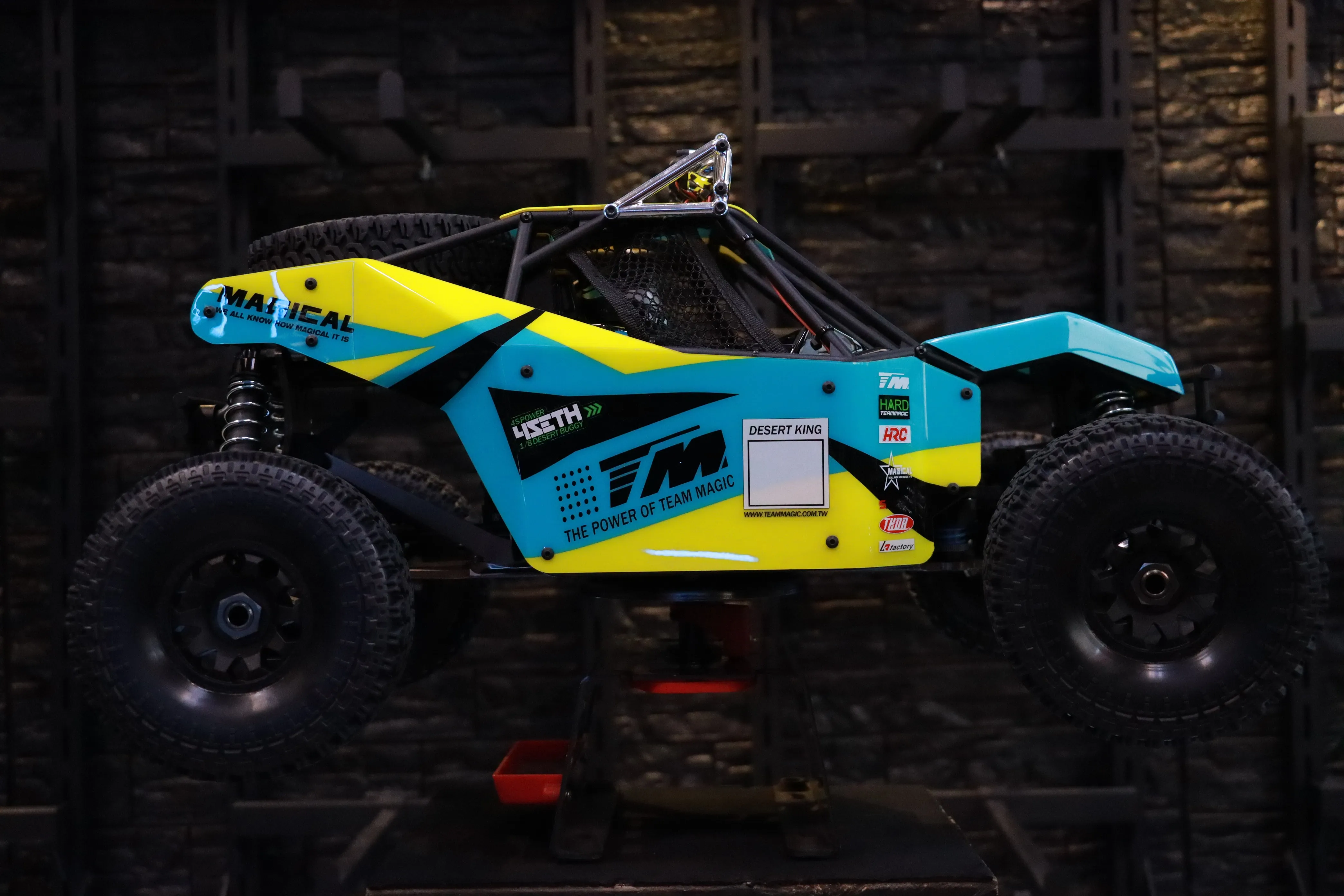 《 1/8 4SETH 4S 無刷沙漠卡 》｜Team Magic系列 遙控車｜