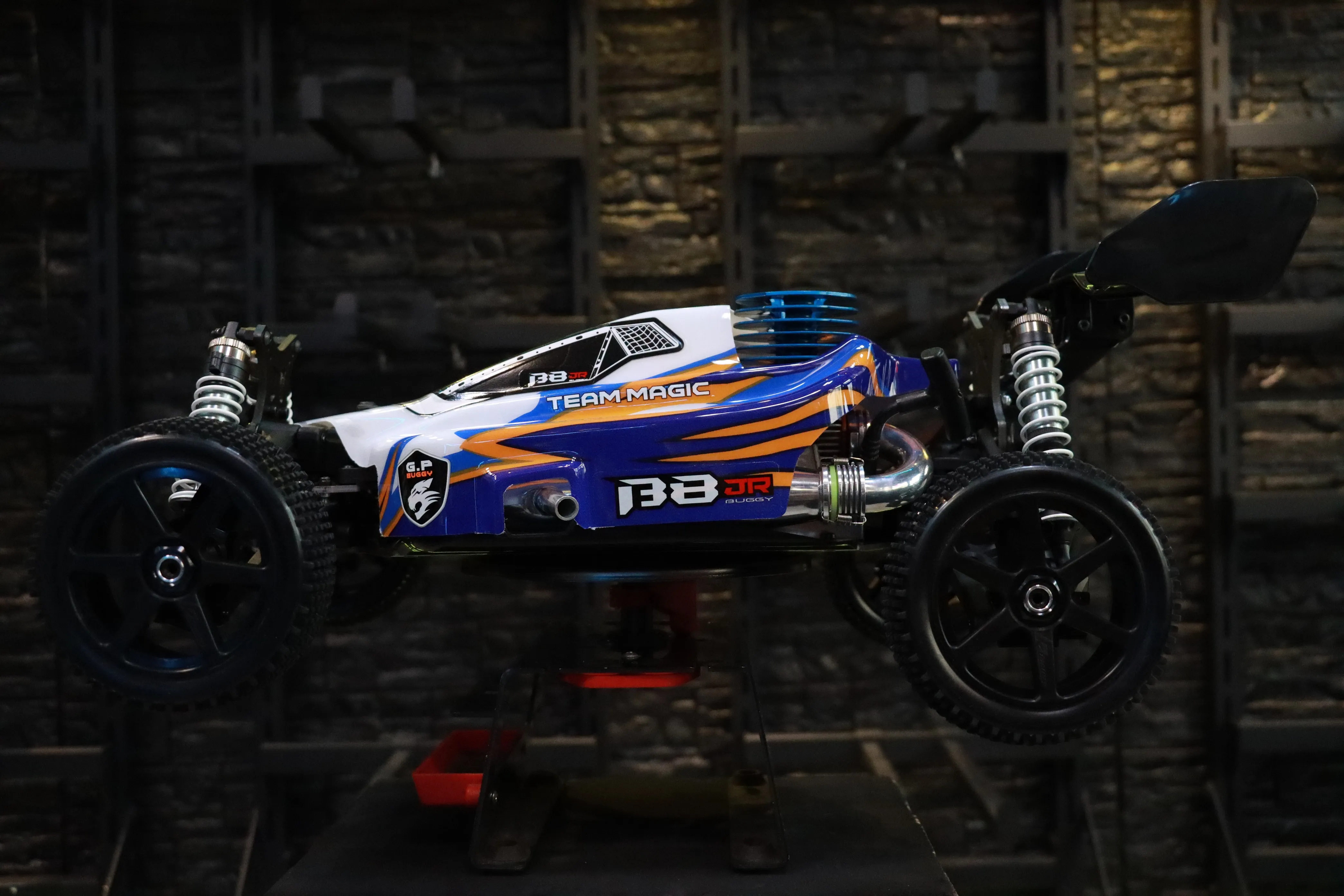 《 1/8 B8JR 引擎越野車 》｜Team Magic系列 遙控車｜