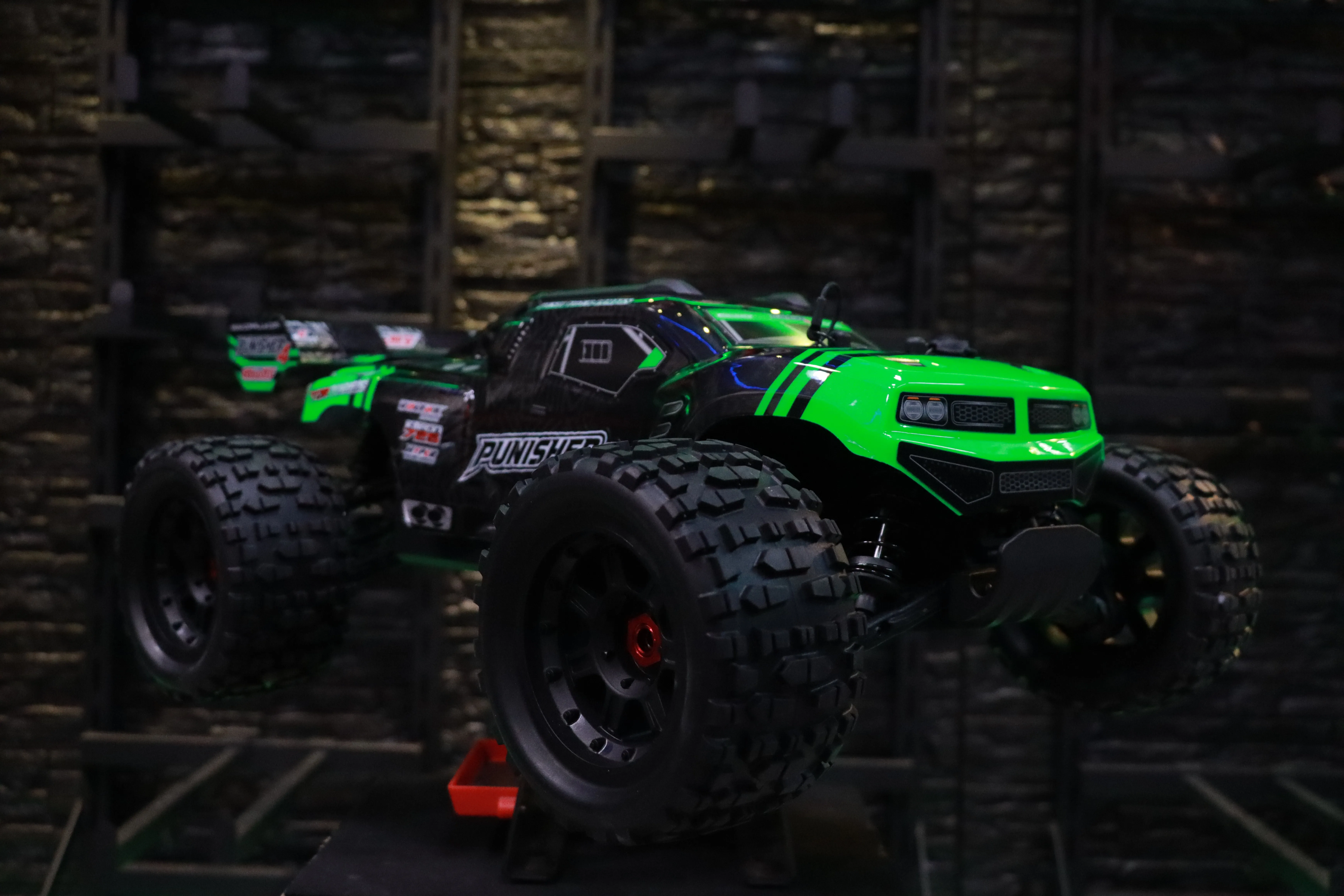 《 1/9 無刷大腳 PUNISHER 4S 》｜Team Corally遙控車｜