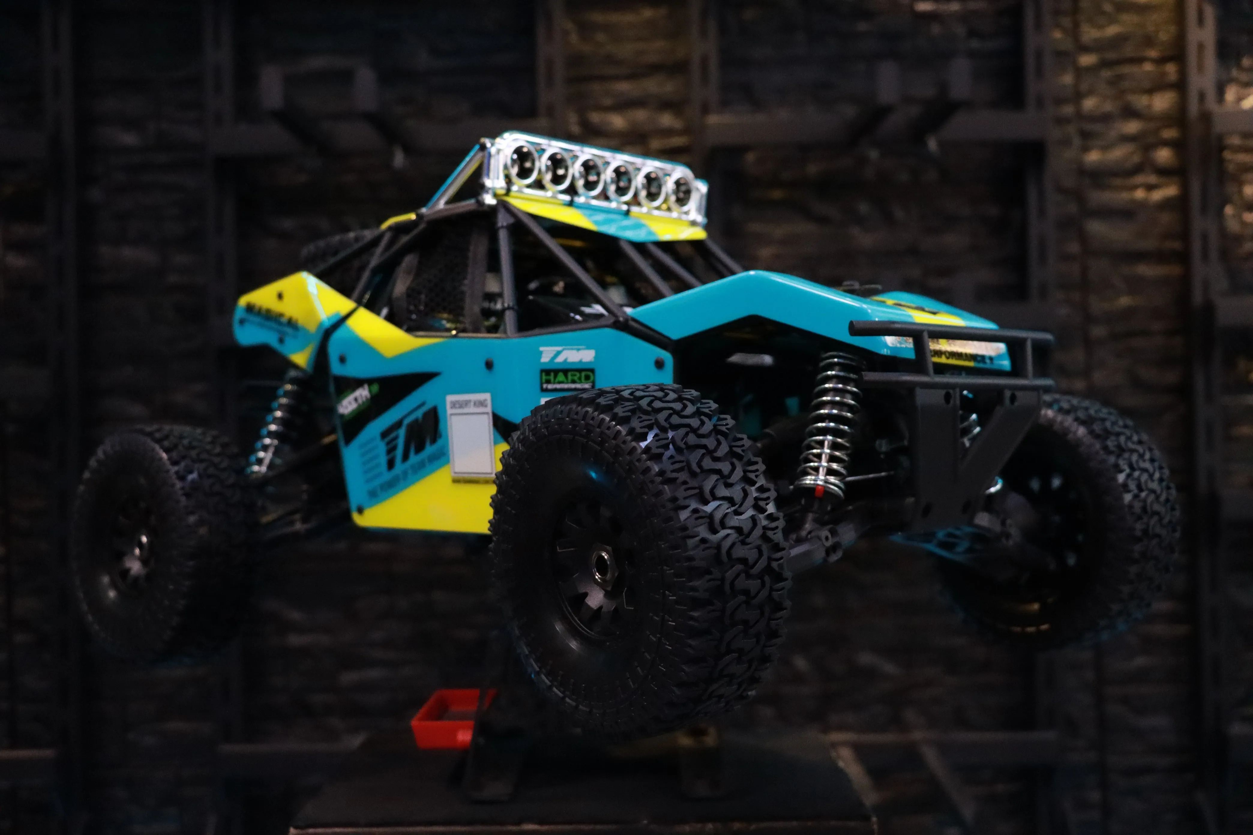 《 1/8 4SETH 4S 無刷沙漠卡 》｜Team Magic系列 遙控車｜