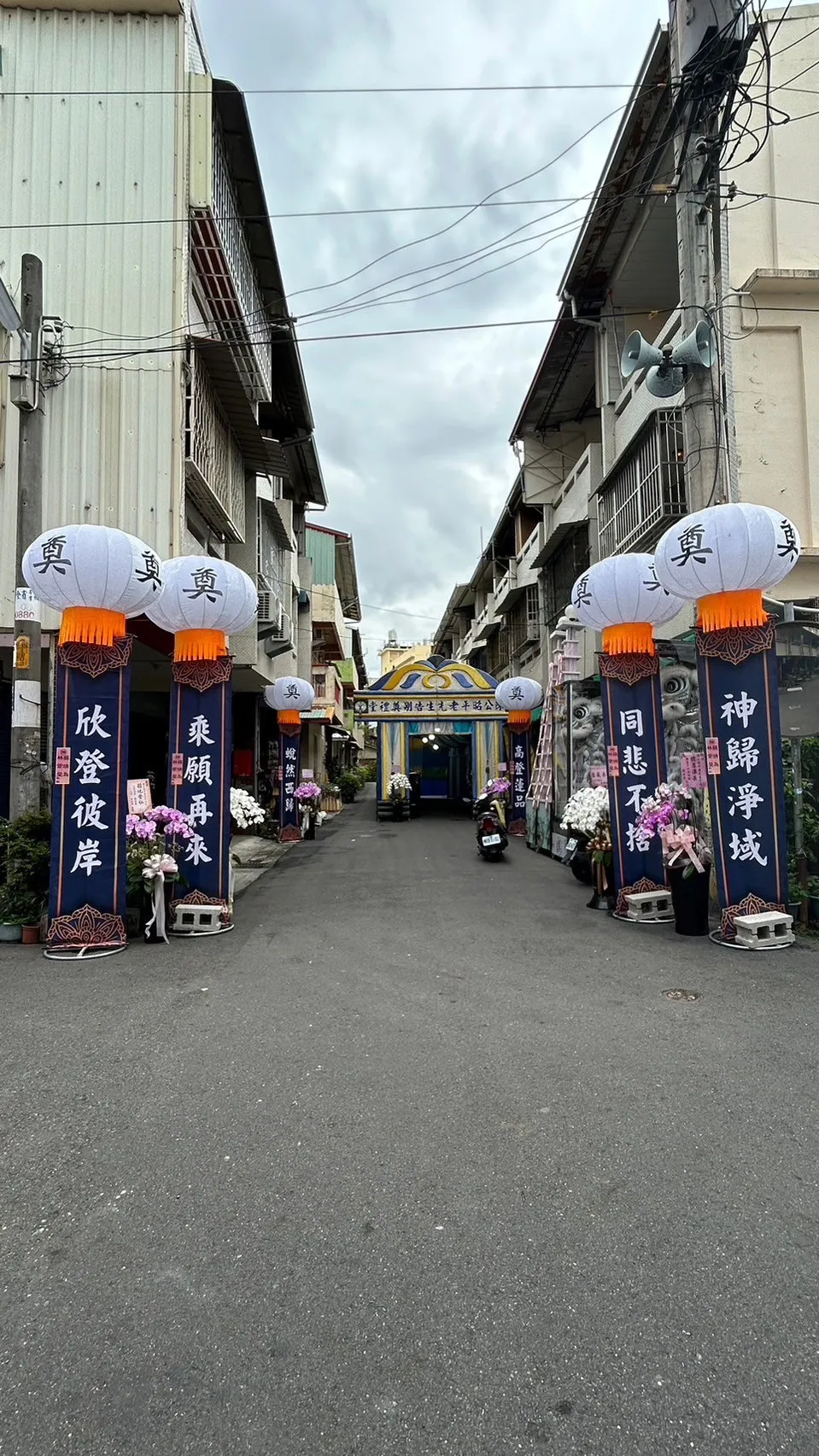 追思高掛奠燈籠