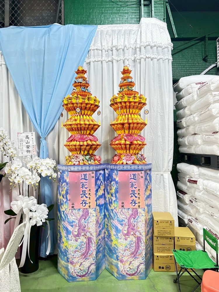巨無霸蓮花塔