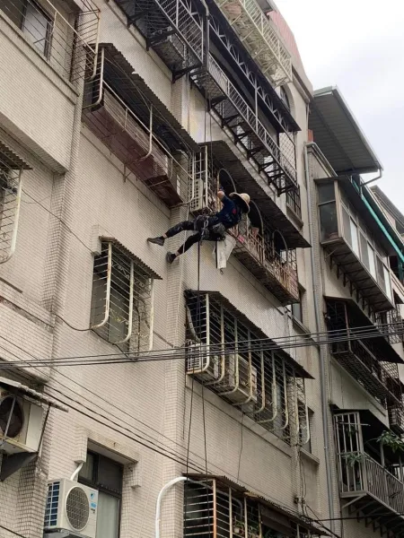 外牆防水蜘蛛人｜台中外牆防水蜘蛛人｜台中防水工程｜大雅外牆防水蜘蛛人｜大雅防水工程