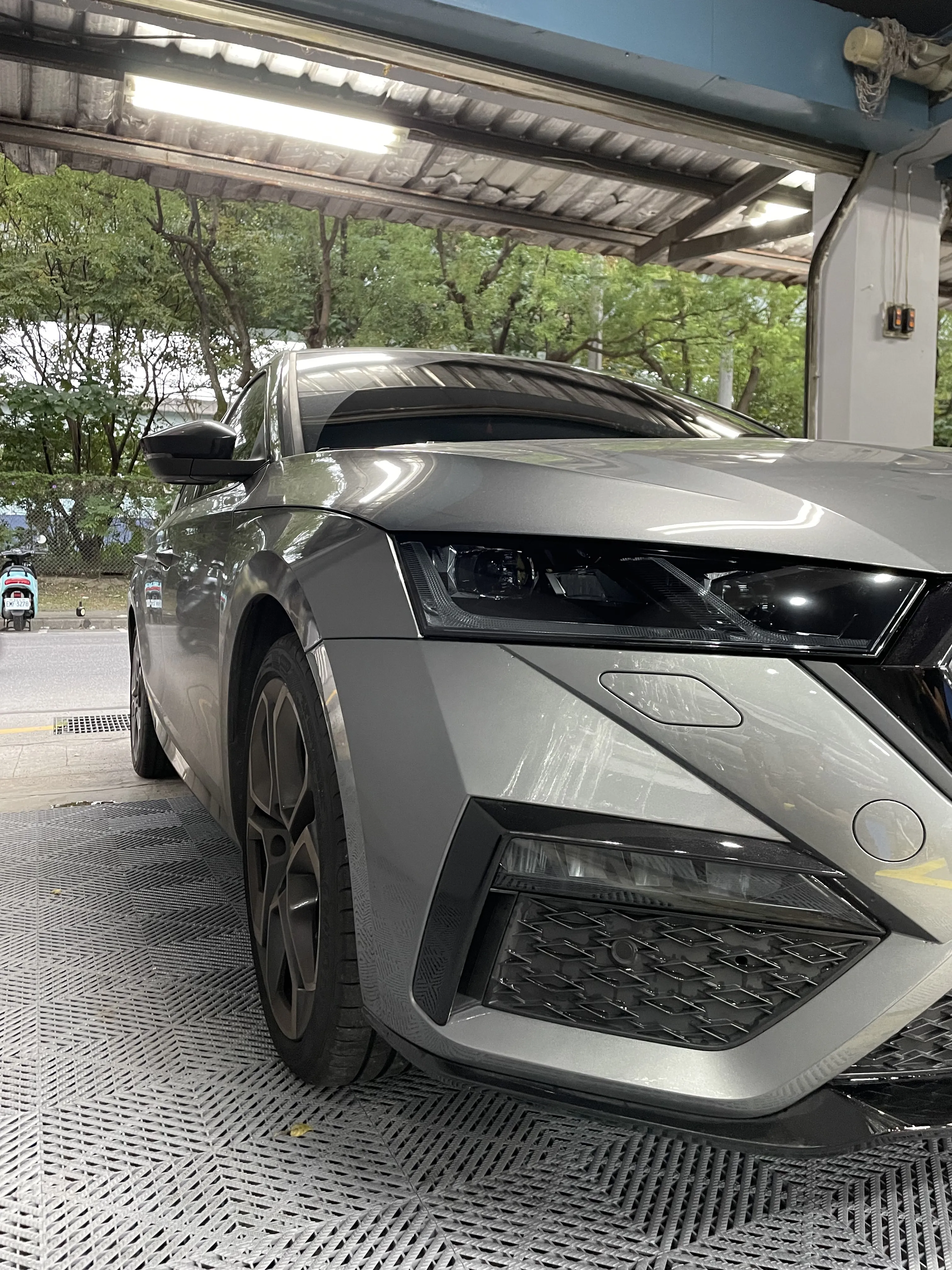 燻黑 深黑燈膜