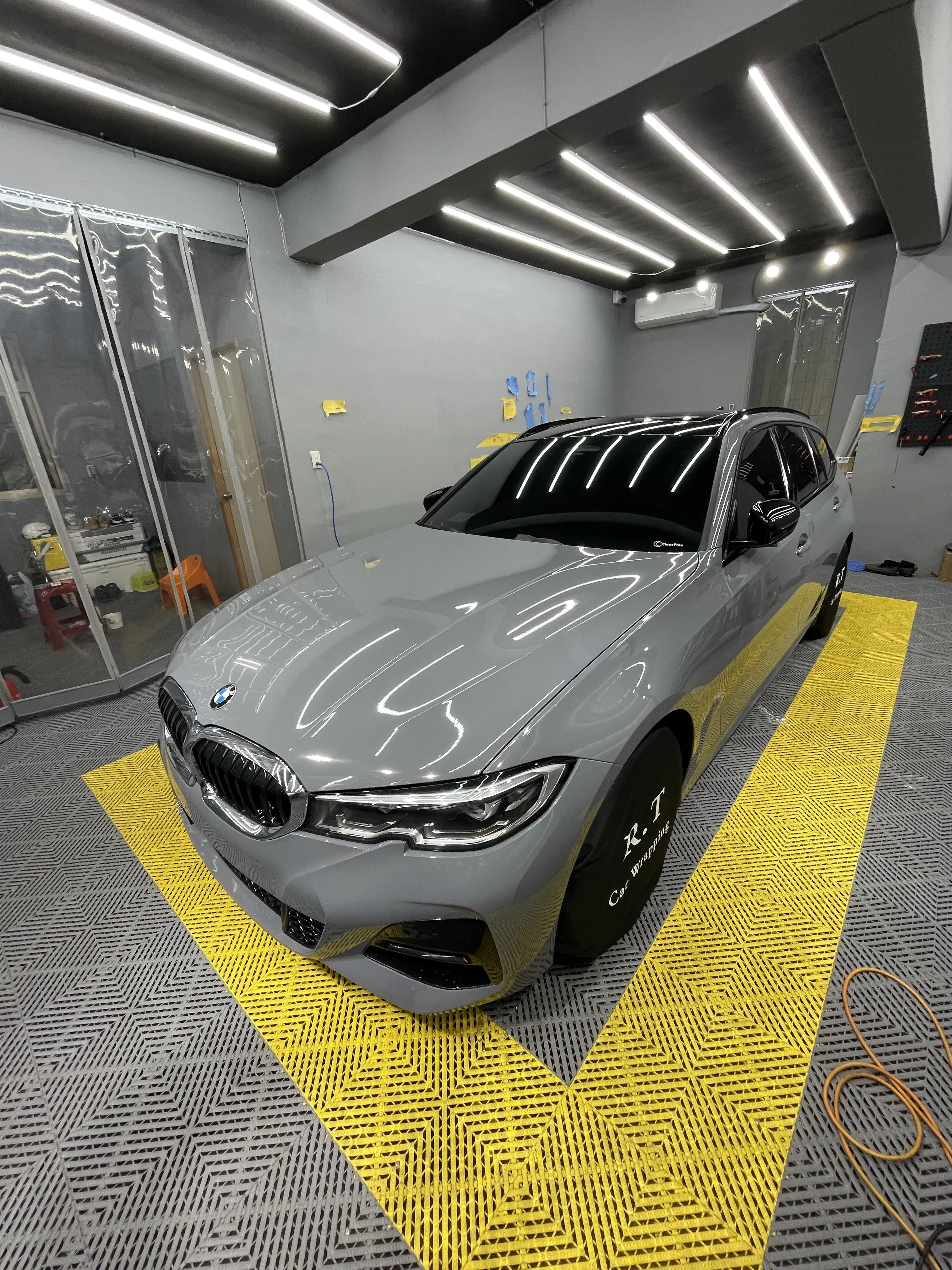 BMW 320I 全車改色犀牛皮