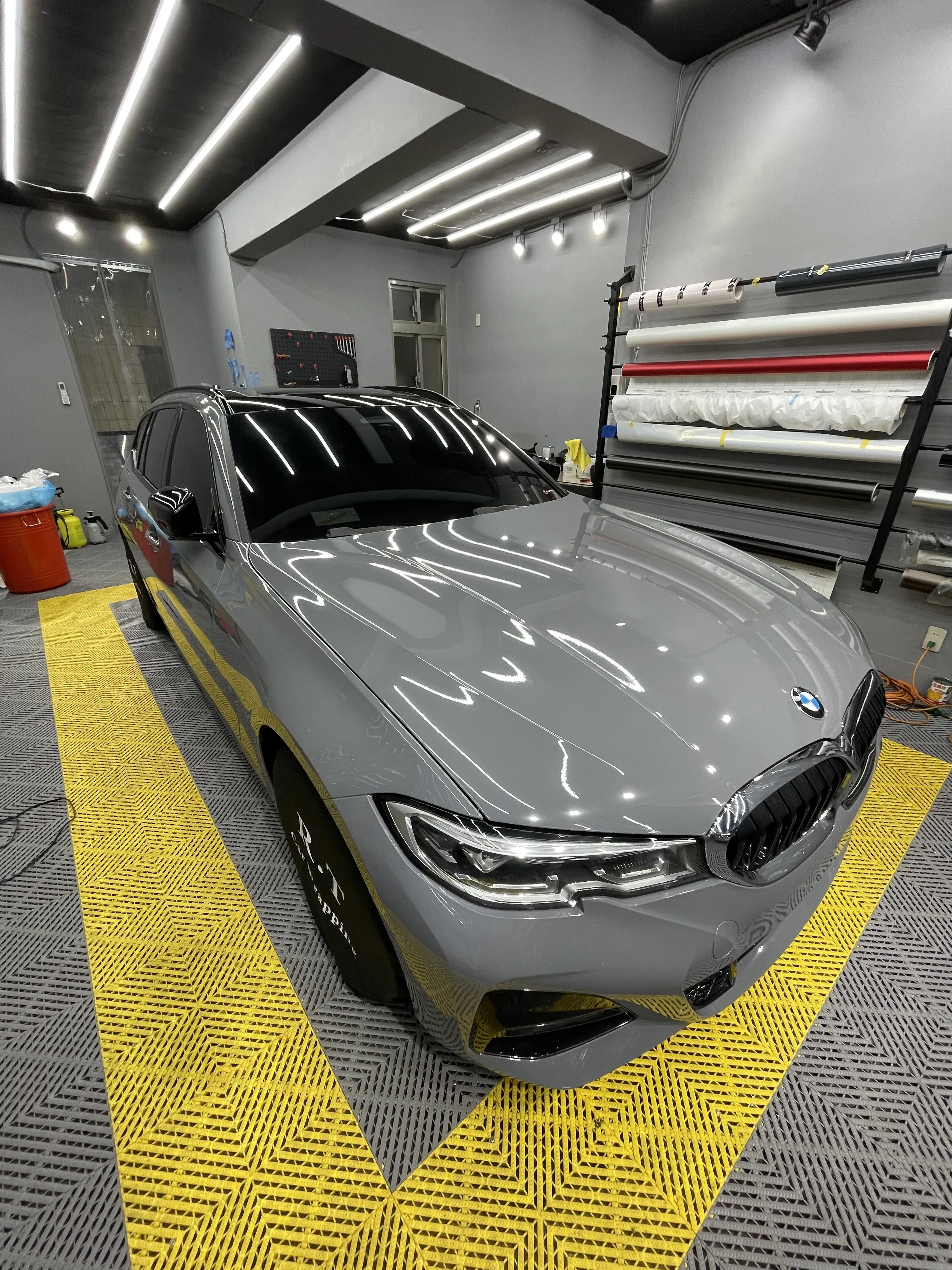 BMW 320I 全車改色犀牛皮