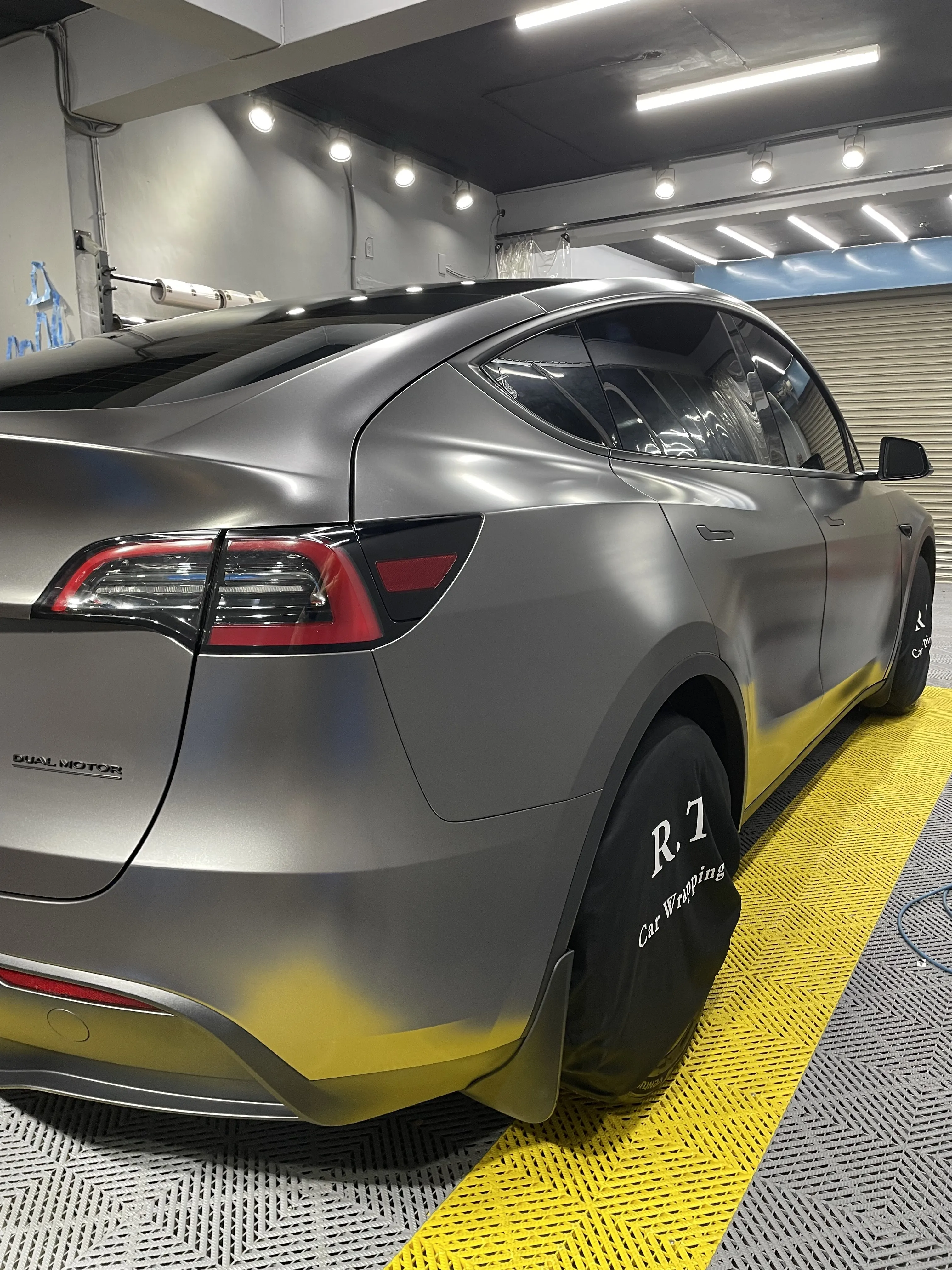 TESLA 全車改色
