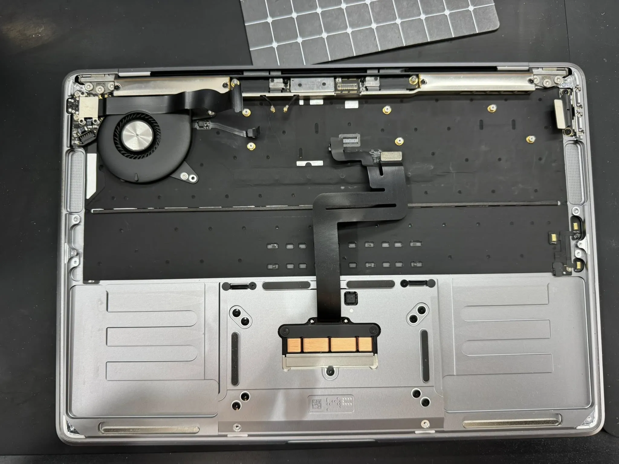 MacBook Air A1932 電池更換案例