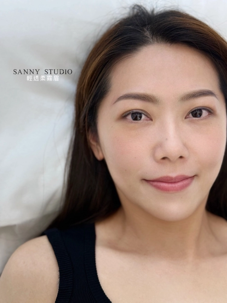 輕透柔霧眉