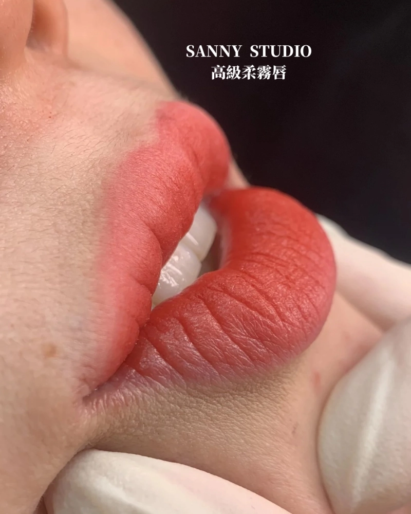 高級柔霧唇