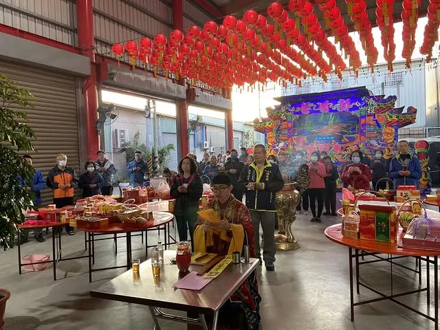 台中市 神岡區 福德正神祠 恭祝上元天官大帝 聖誕萬壽 由主任委員 爐主 帶領 祈求甲辰年 平安順遂