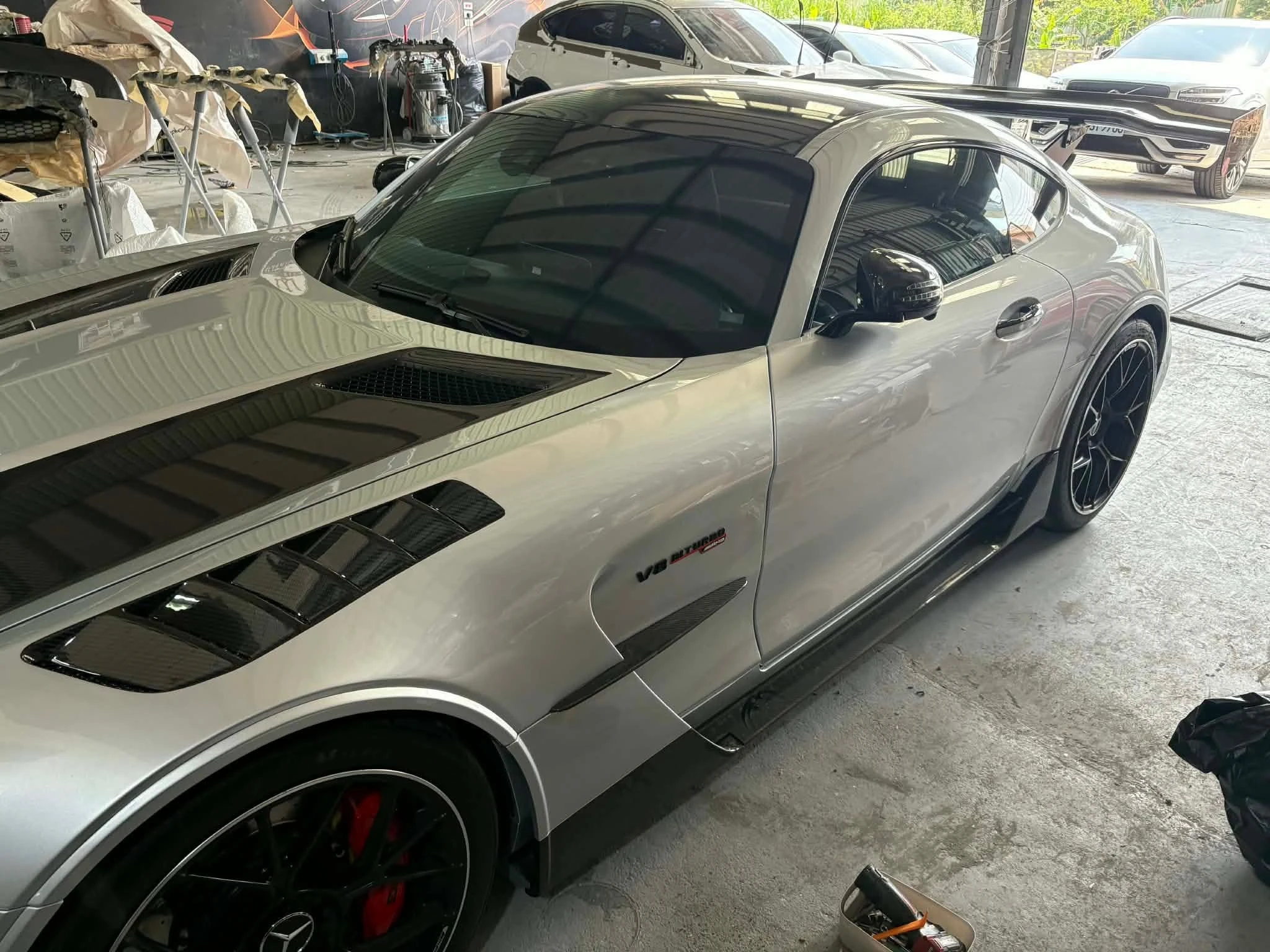 Amg gt 銀色改烈焰橘，全車內外烤漆施工完成