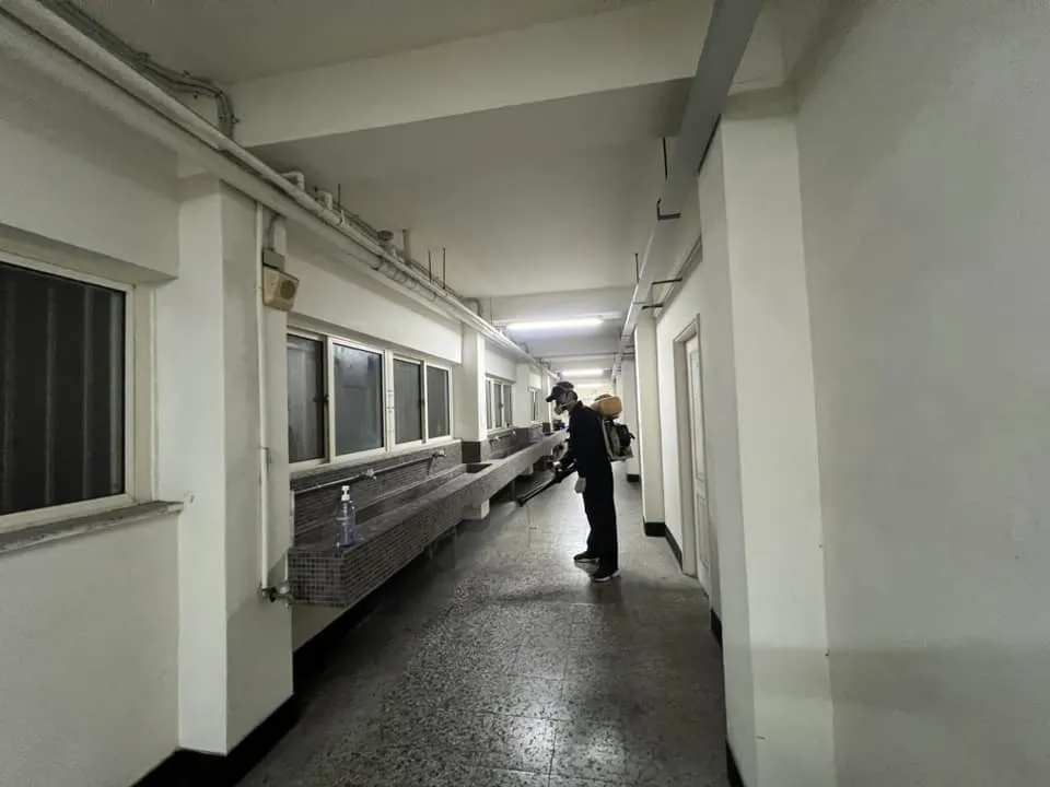 工廠出現跳蚤怎麼辦？菁華工業廠區跳蚤防治及員工宿舍環境消毒
