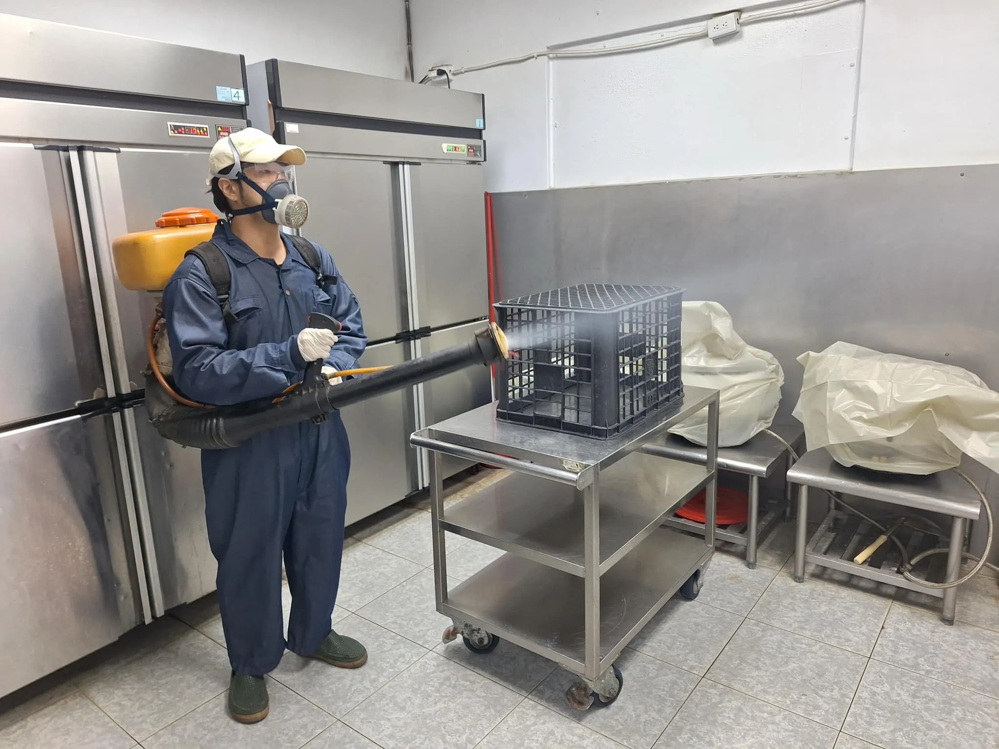 啟英高中福利社環境消毒