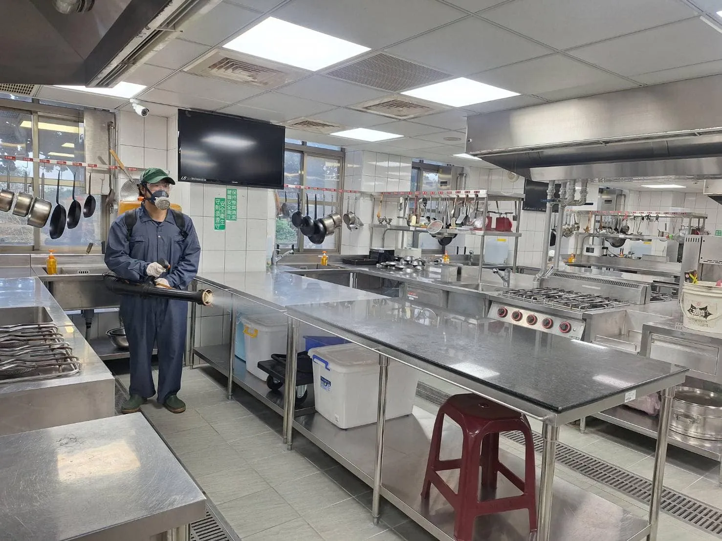 萬能科大烹飪教室定期環境消毒