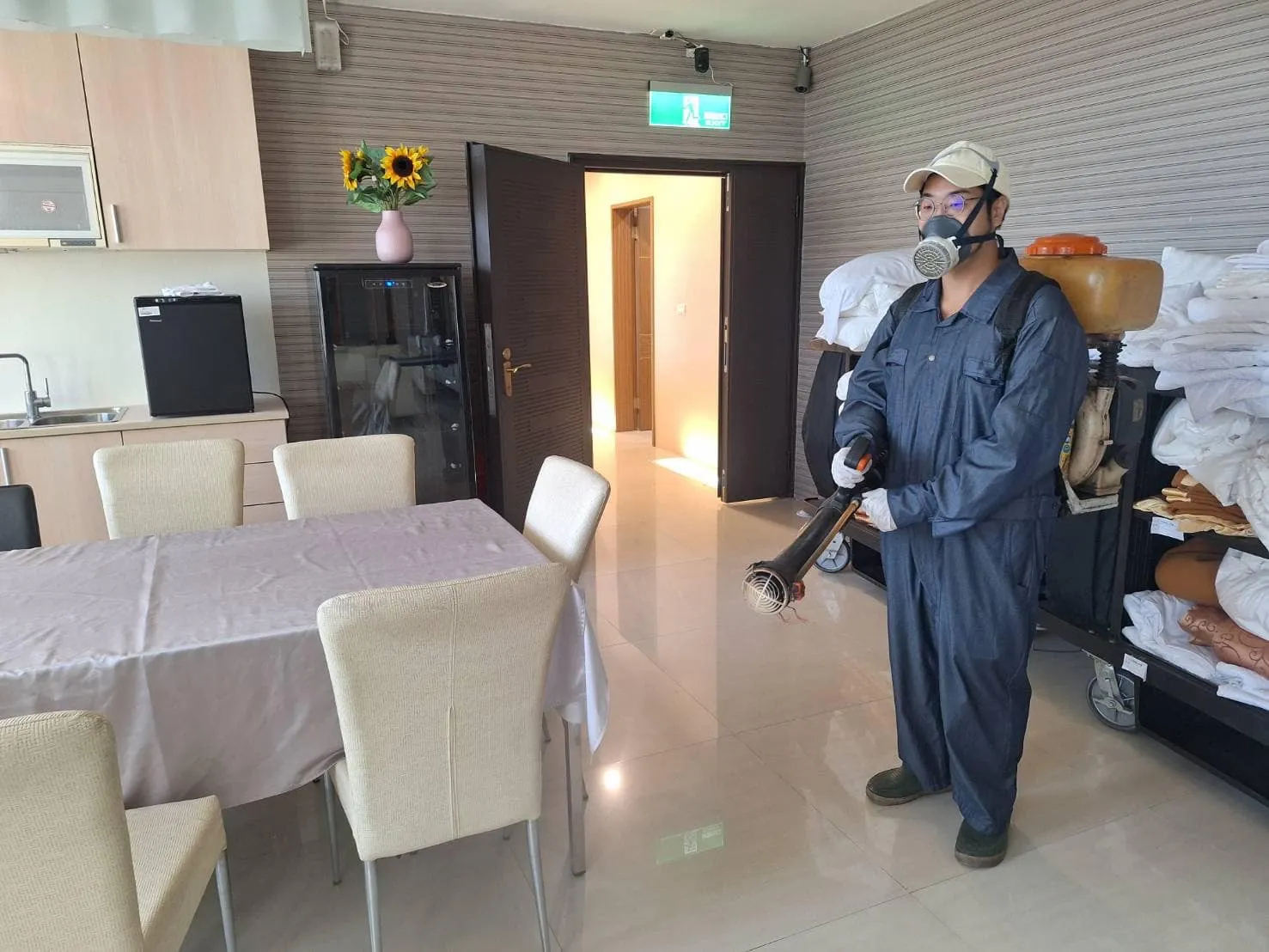 萬能科大旅館系教室環境消毒