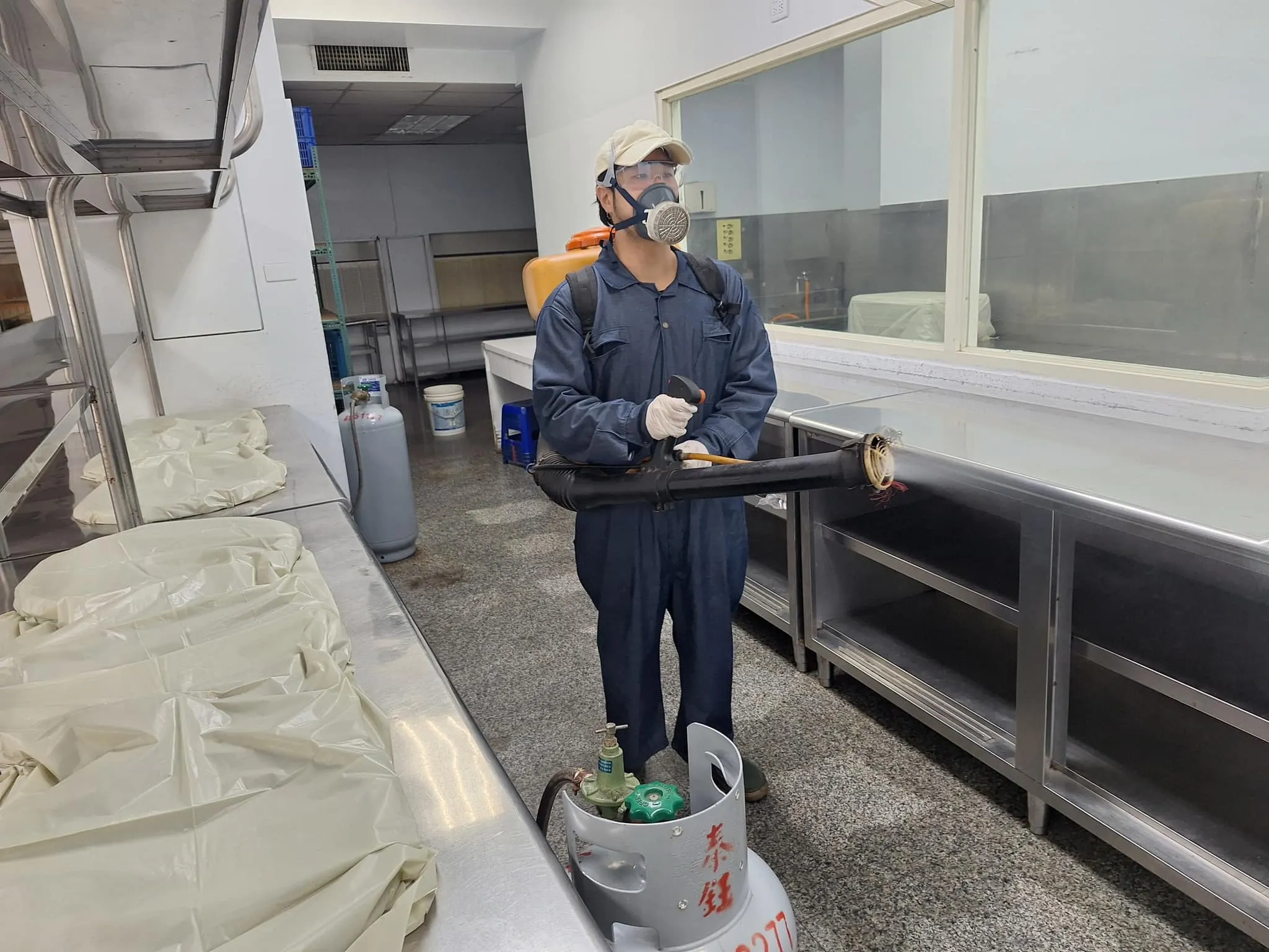 啟英高中福利社環境消毒