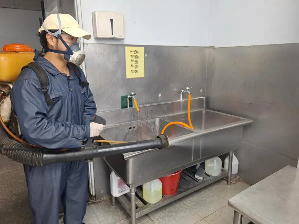 啟英高中福利社環境消毒