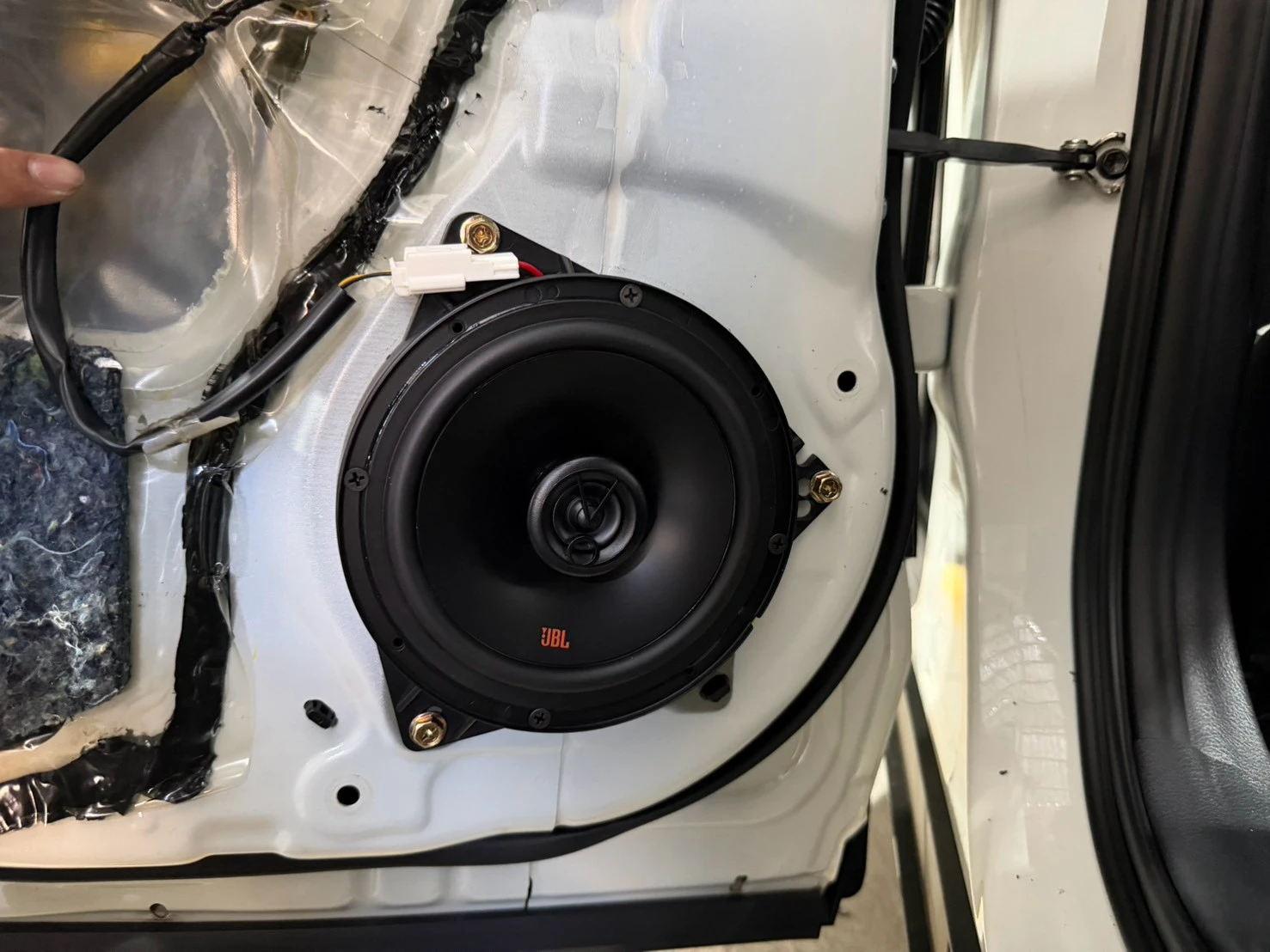2020 TOYOTA CHR 全車JBL音響系統升級四門車門制震隔音工程 安卓機 高清倒車鏡頭