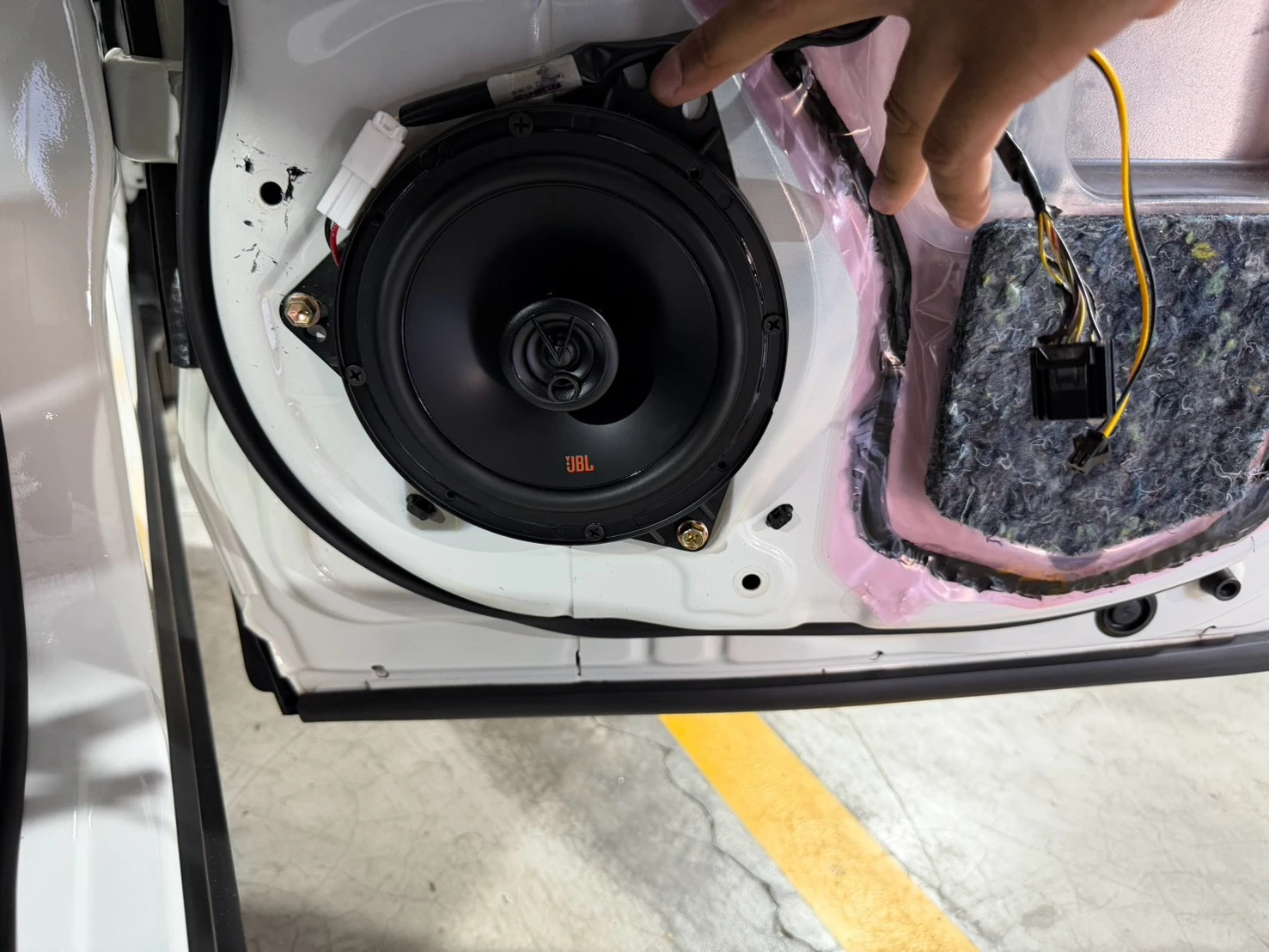 2020 TOYOTA CHR 全車JBL音響系統升級四門車門制震隔音工程 安卓機 高清倒車鏡頭