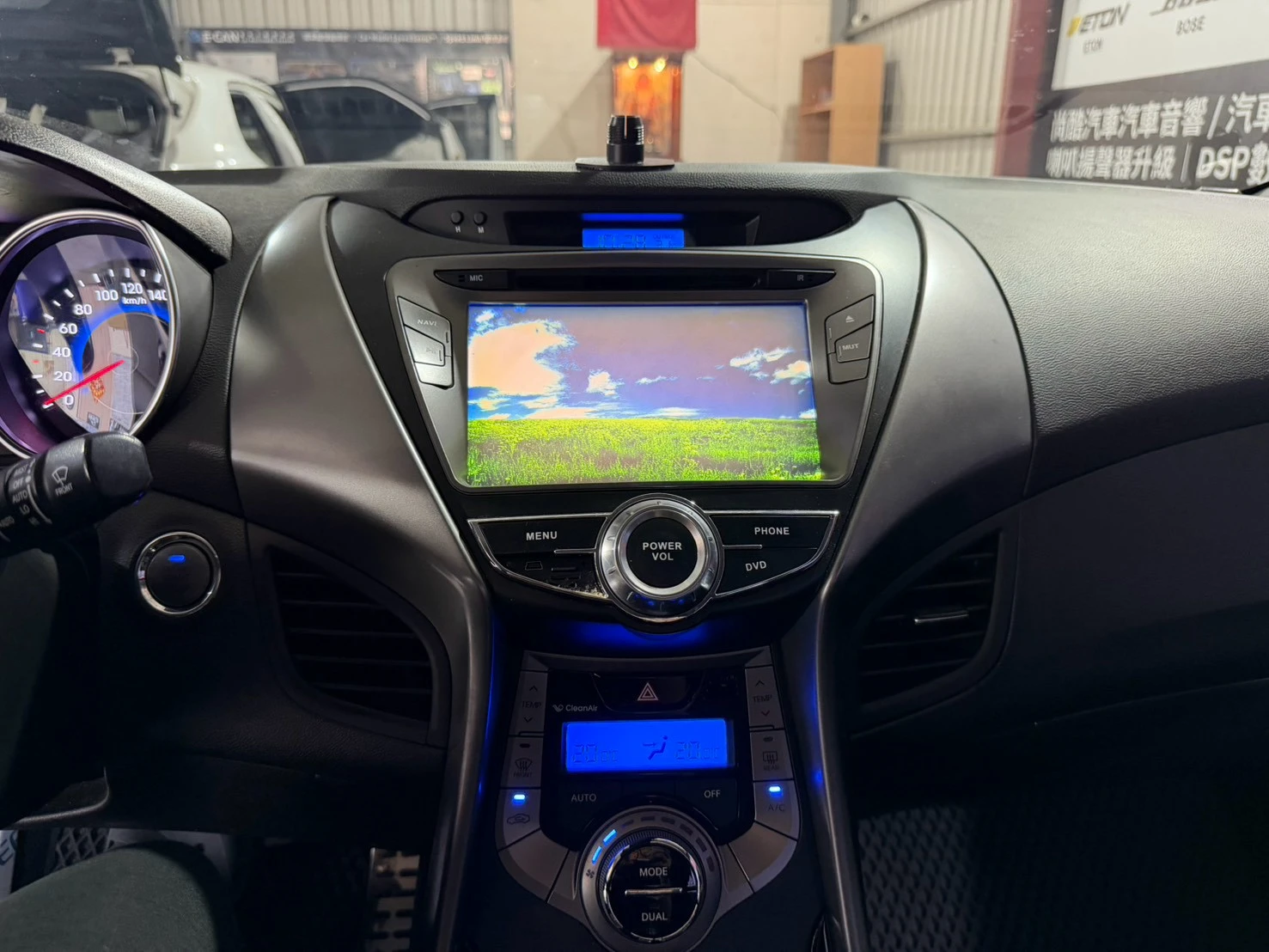 2013 HYUNDAI Elantra Collex天櫻通訊科技 8核心 2/32 高清倒車鏡頭