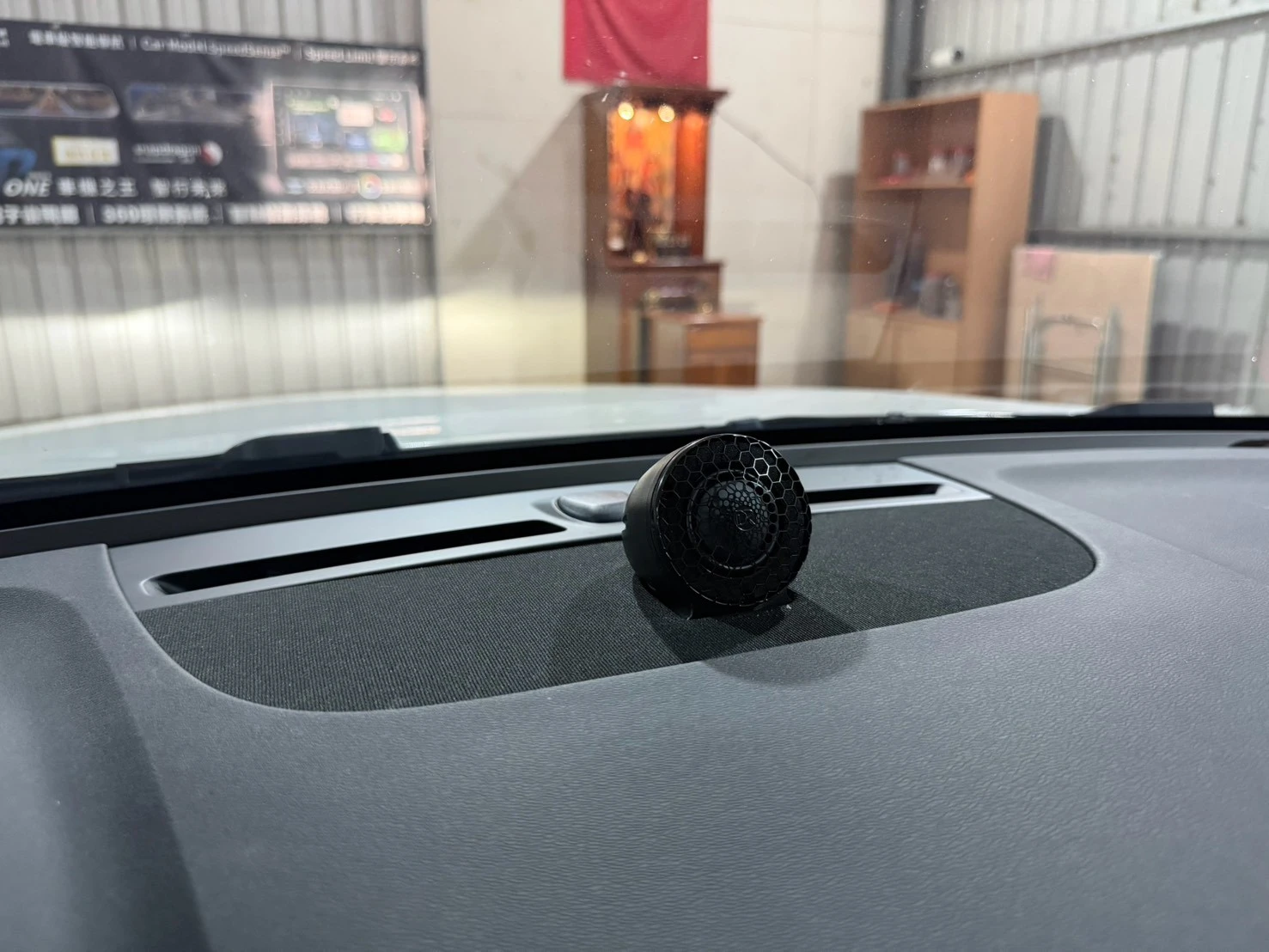 2023 VOLVO XC40 原車無中置喇叭 中置喇叭升級