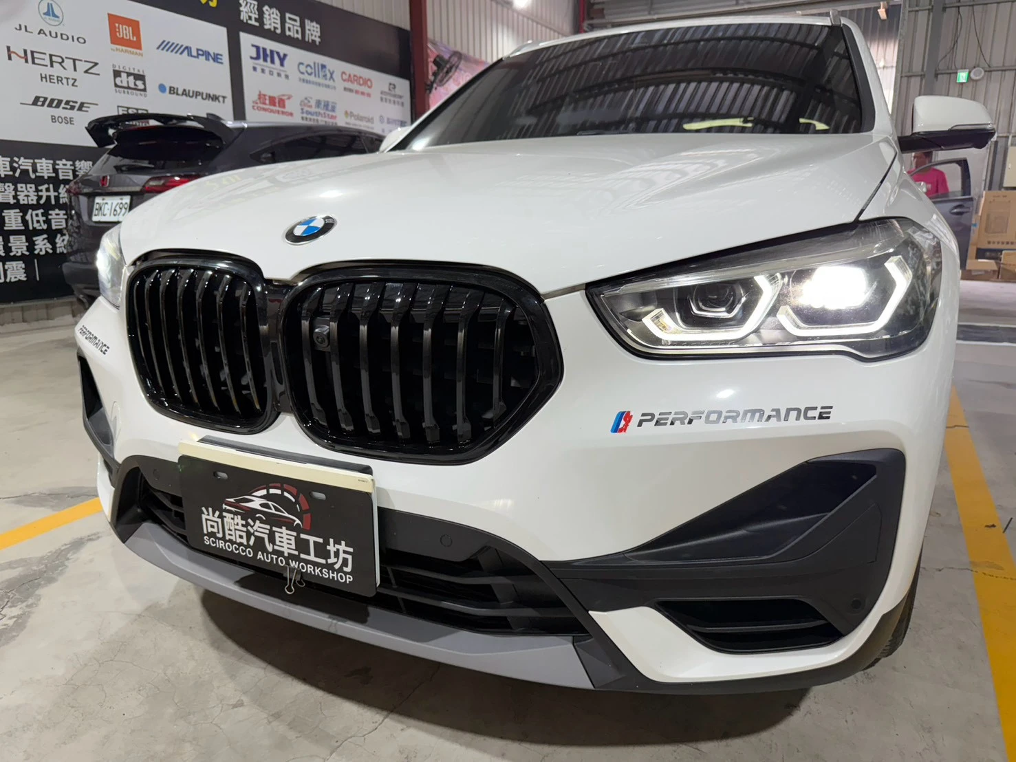 2019 BMW X1 原廠螢幕加裝 專車專用環景套件 大邁K8S 前後4K 行車記錄器