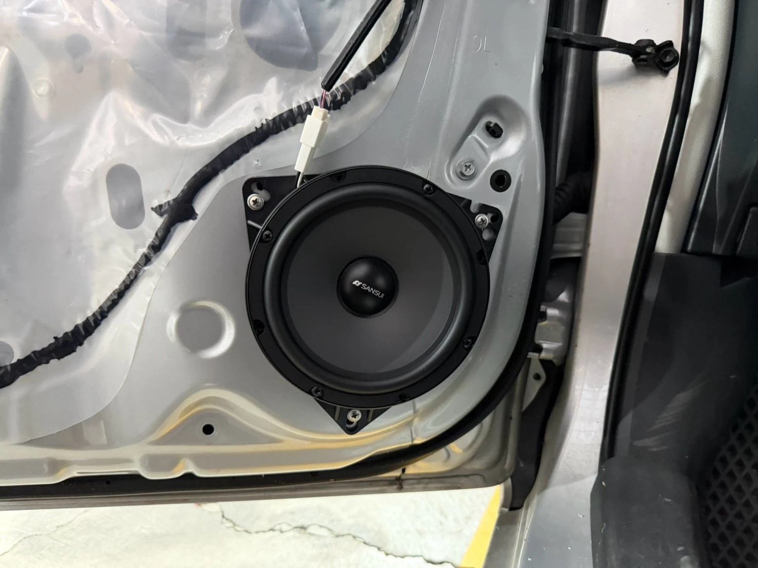 2010 TOYOTA YAIRS 主機  喇叭 高清倒車 升級