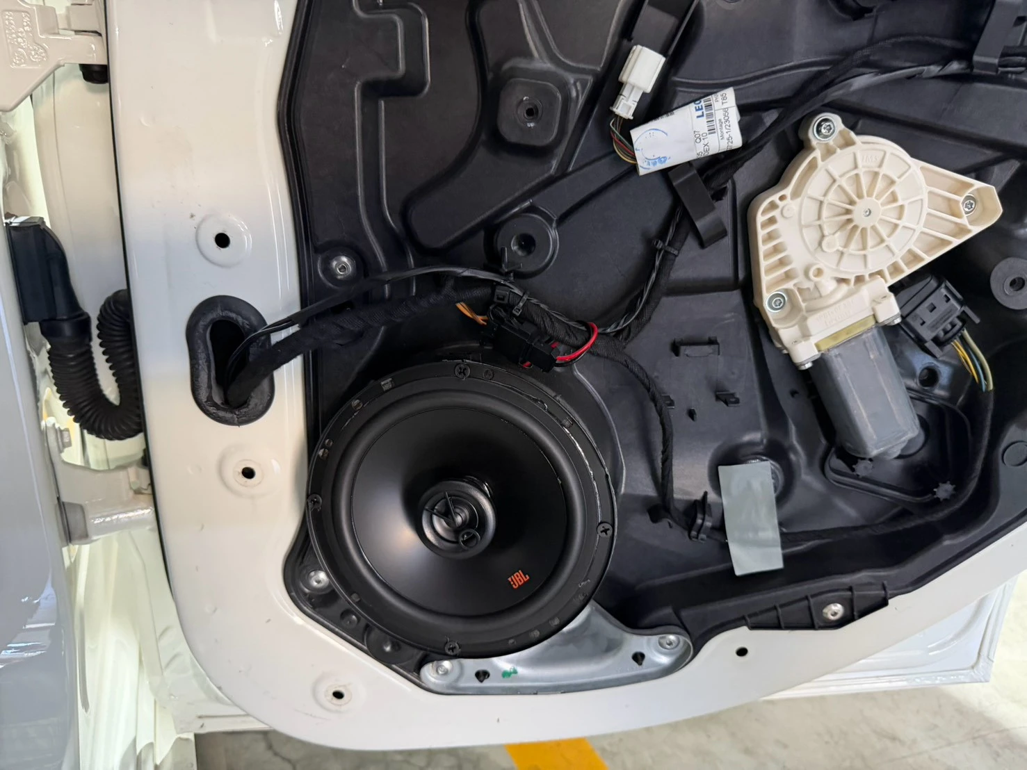 2016 BENZ CLA45 原廠喇叭環保材質 音圈龜裂更換 全車JBL音響升級