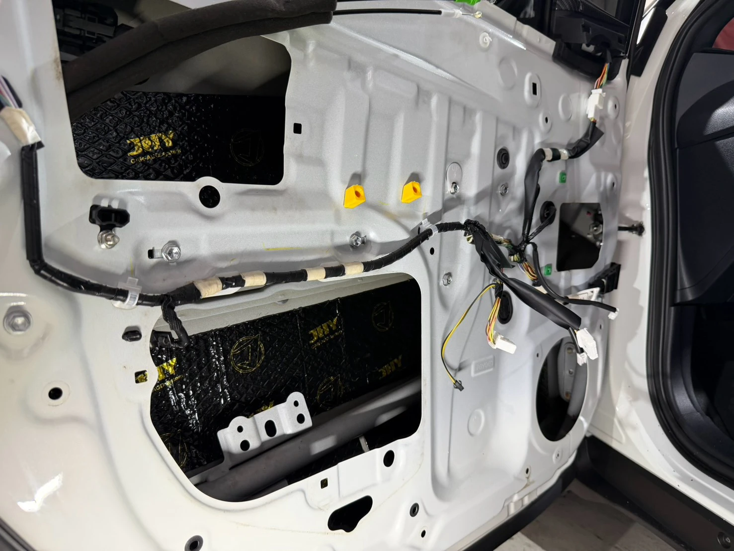 2020 TOYOTA CHR 全車JBL音響系統升級四門車門制震隔音工程 安卓機 高清倒車鏡頭