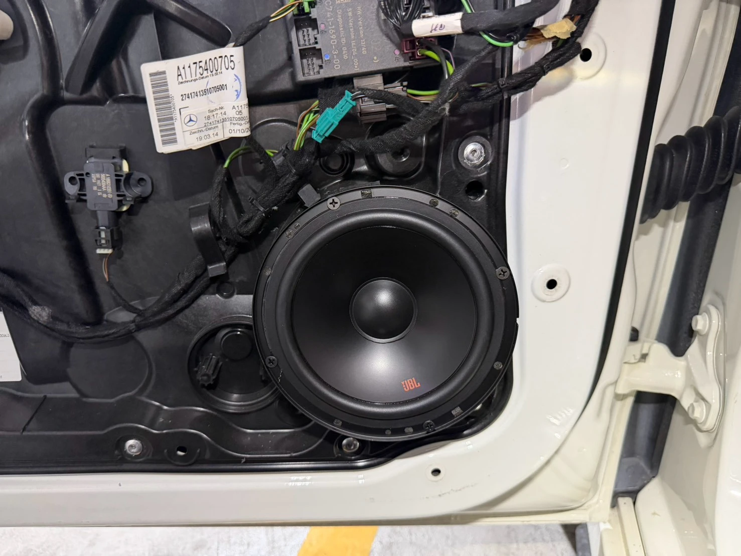 2016 BENZ CLA45 原廠喇叭環保材質 音圈龜裂更換 全車JBL音響升級