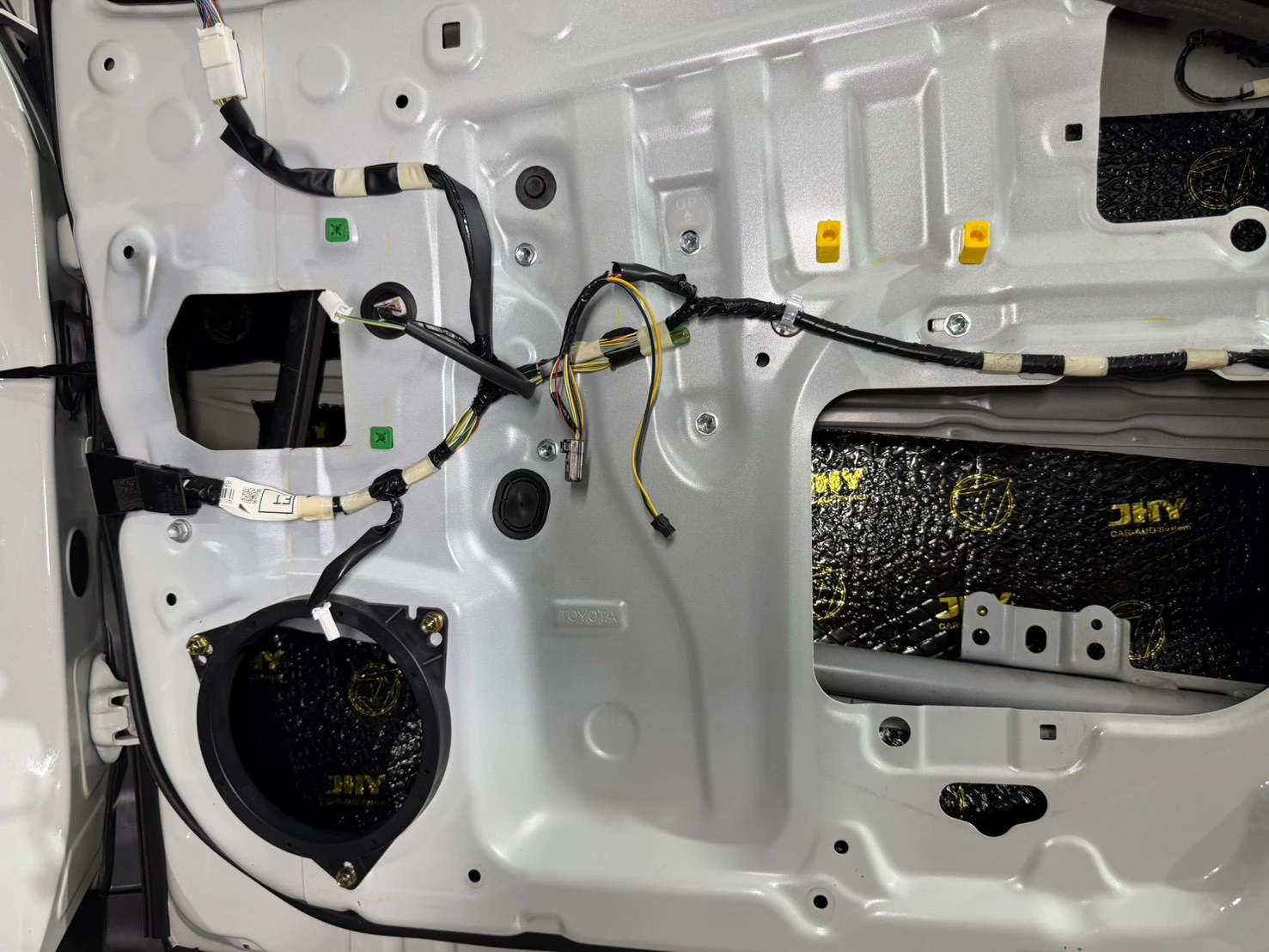 2020 TOYOTA CHR 全車JBL音響系統升級四門車門制震隔音工程 安卓機 高清倒車鏡頭