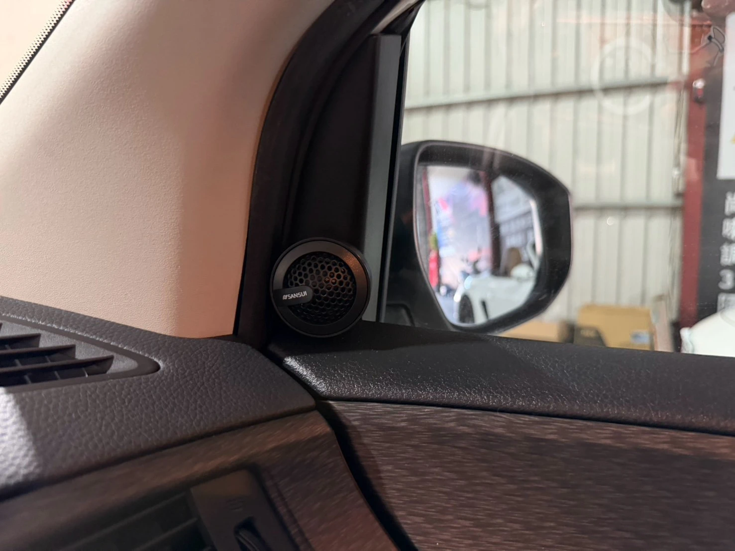 2012 Nissan TIDA CARDIO CQ28 SANSUI C6523二音路喇叭