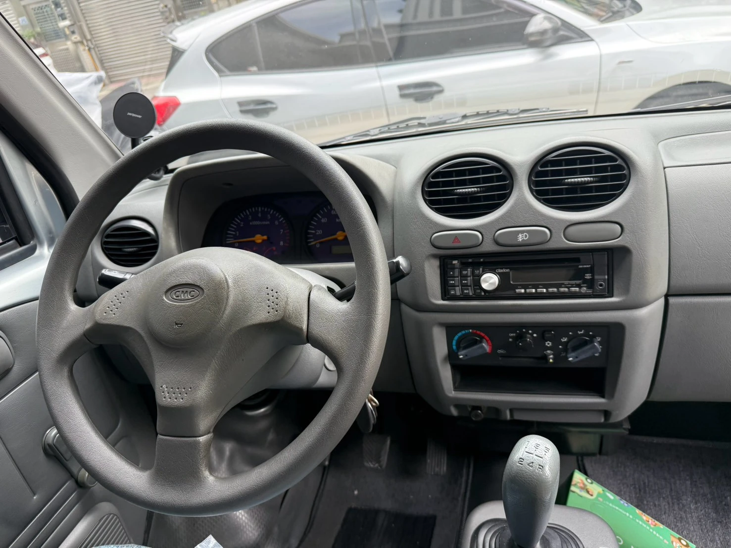 MITSUBISHI 菱利 小貨車 (9吋上座)