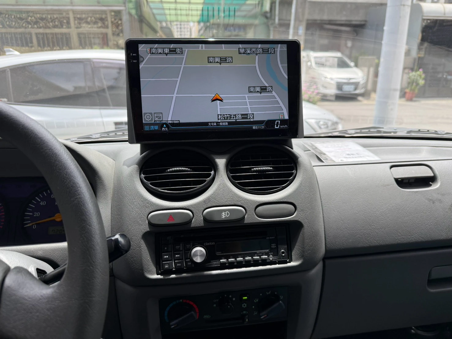 MITSUBISHI 菱利 小貨車 (9吋上座)