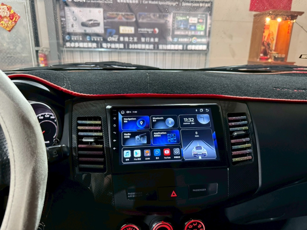 2011 MITSUBISHI Outlander (9吋)
