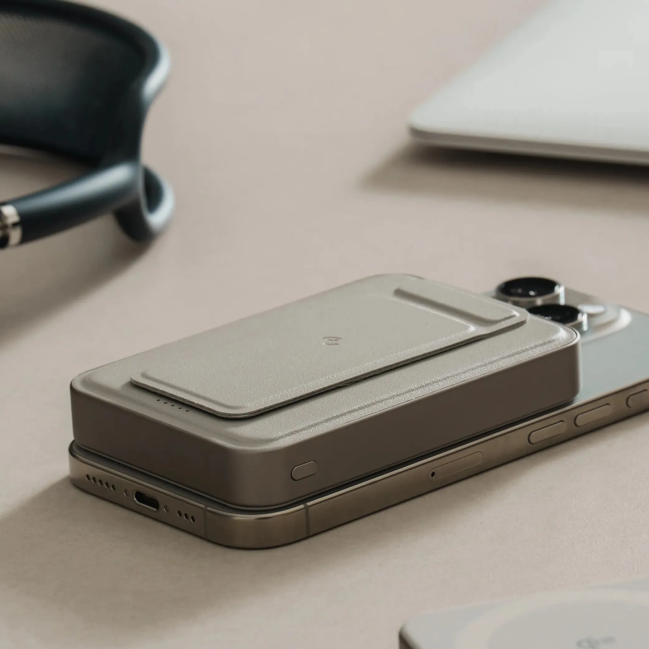 原鈦-Allite 10000mAh Qi2 超薄磁吸支架行動電源