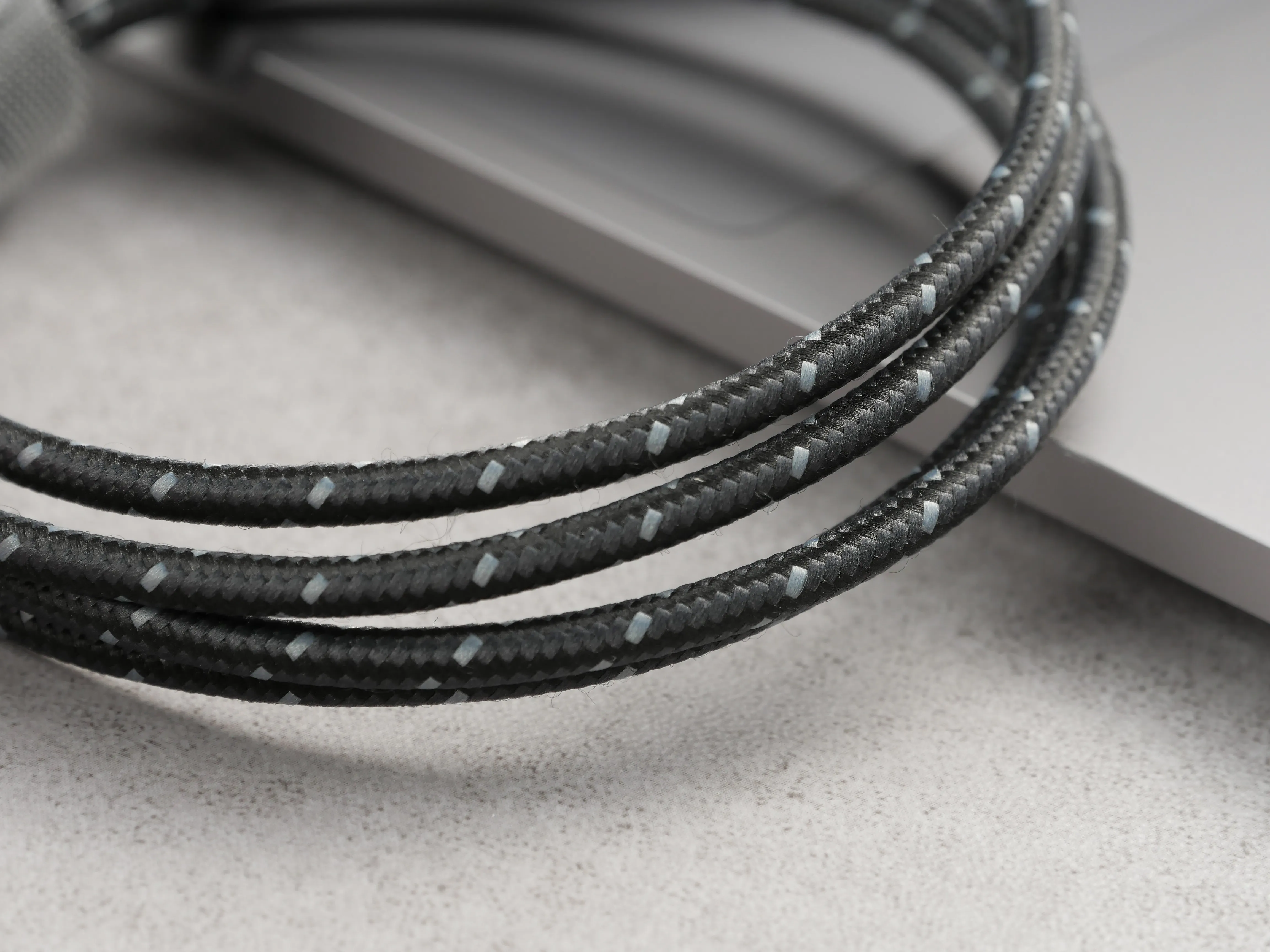 犀牛盾 Lighting 對 USB-C 傳輸充電線 (編織)1M