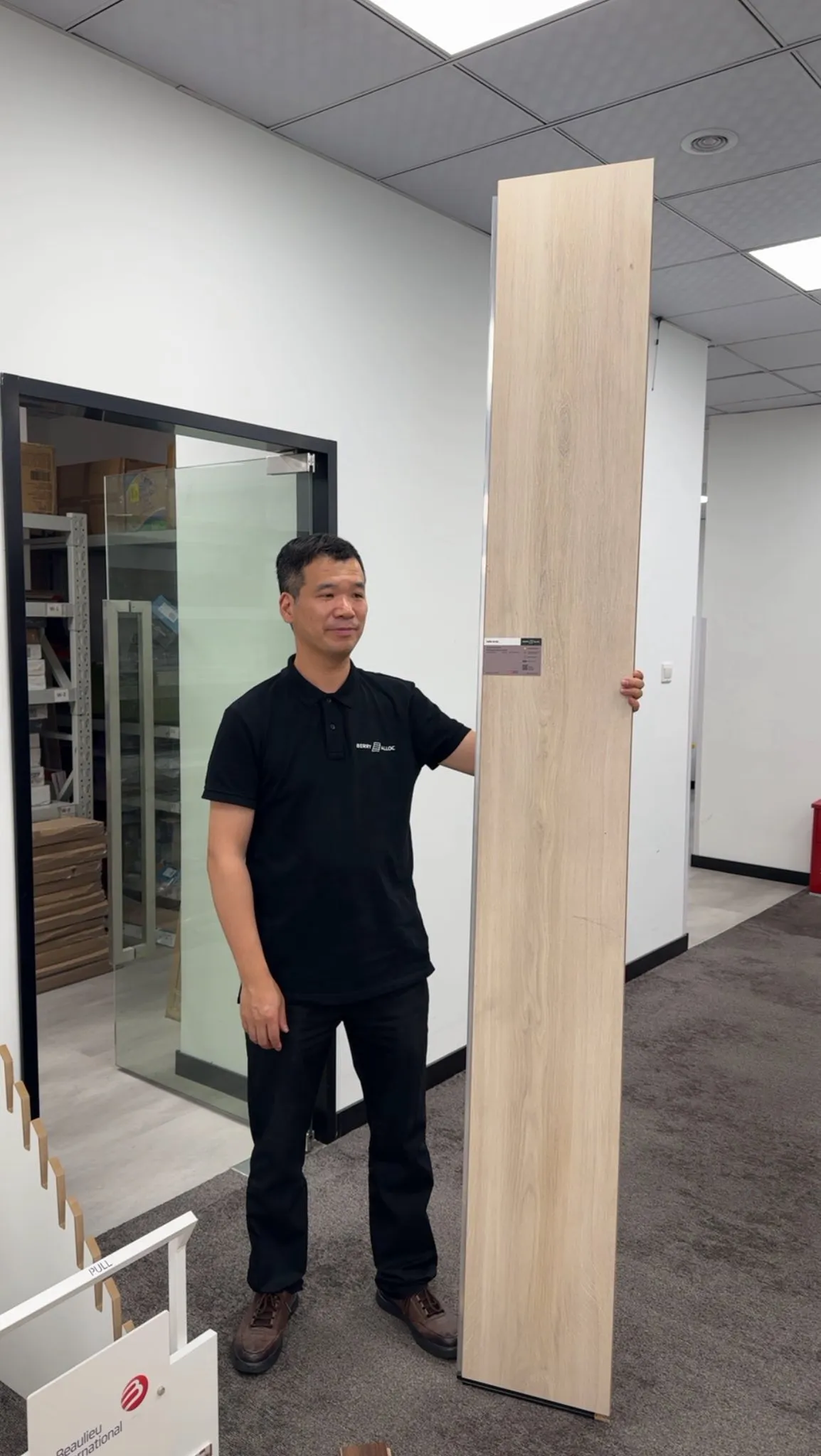 闆大 這次受台灣總代理邀請 以技術顧問身份