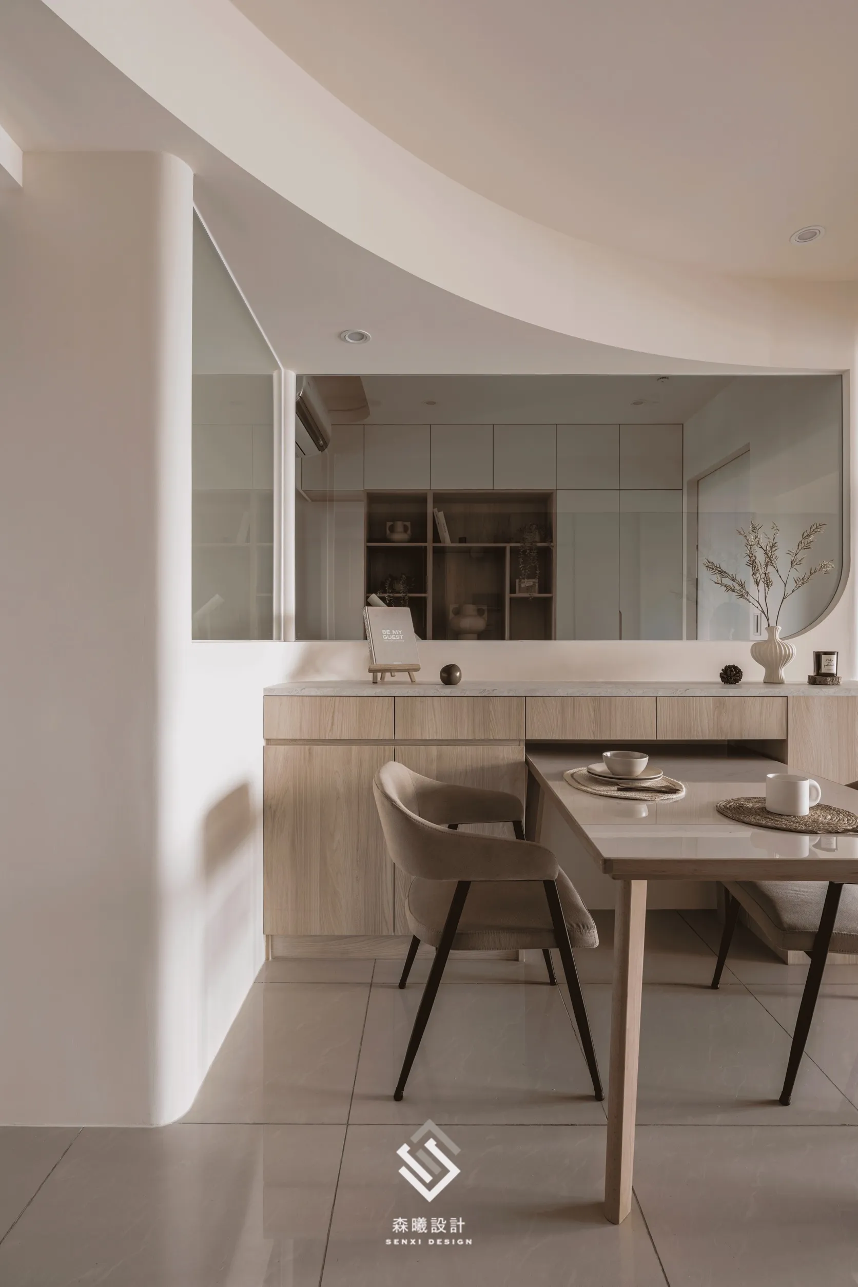 佳鏵玥寬庭<br> 出晴